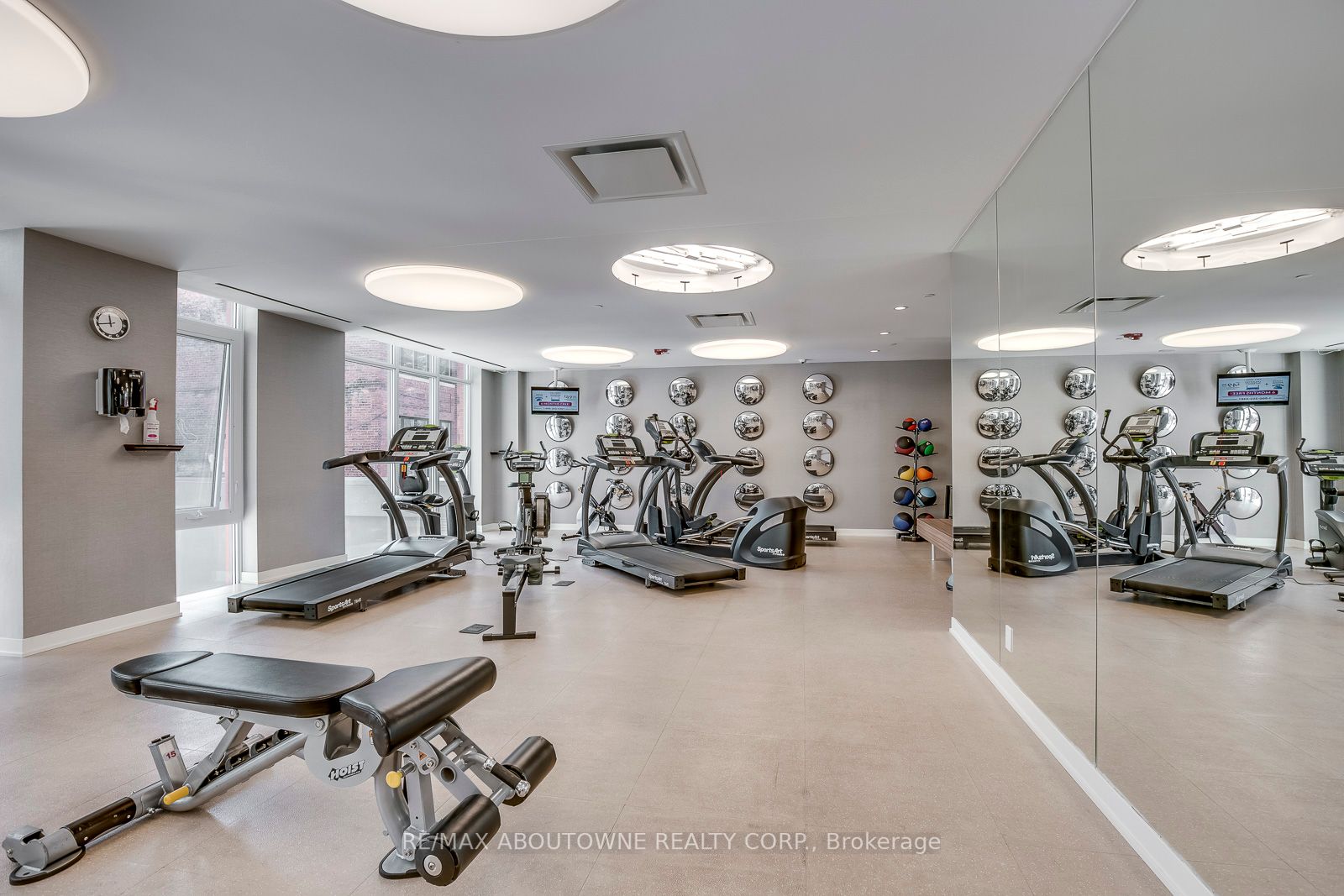 75 St Nicholas St, #1406