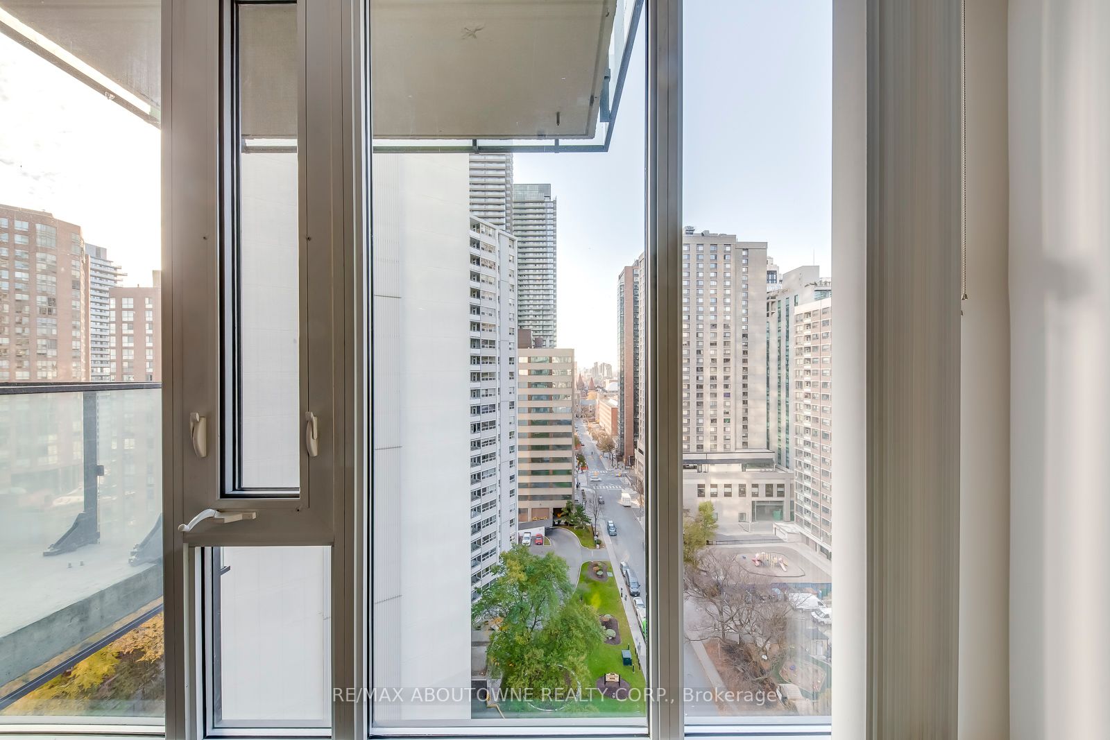 75 St Nicholas St, #1406