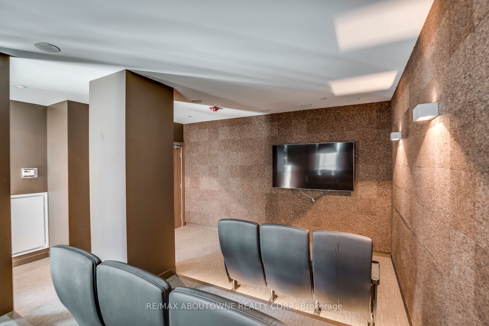 75 St Nicholas St, #1406