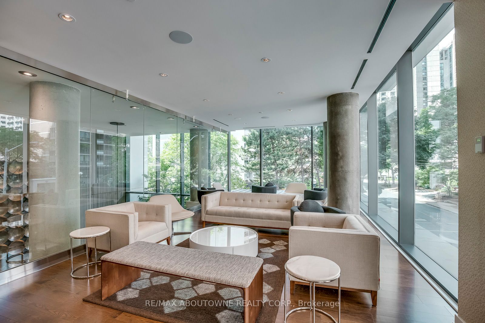 75 St Nicholas St, #1406
