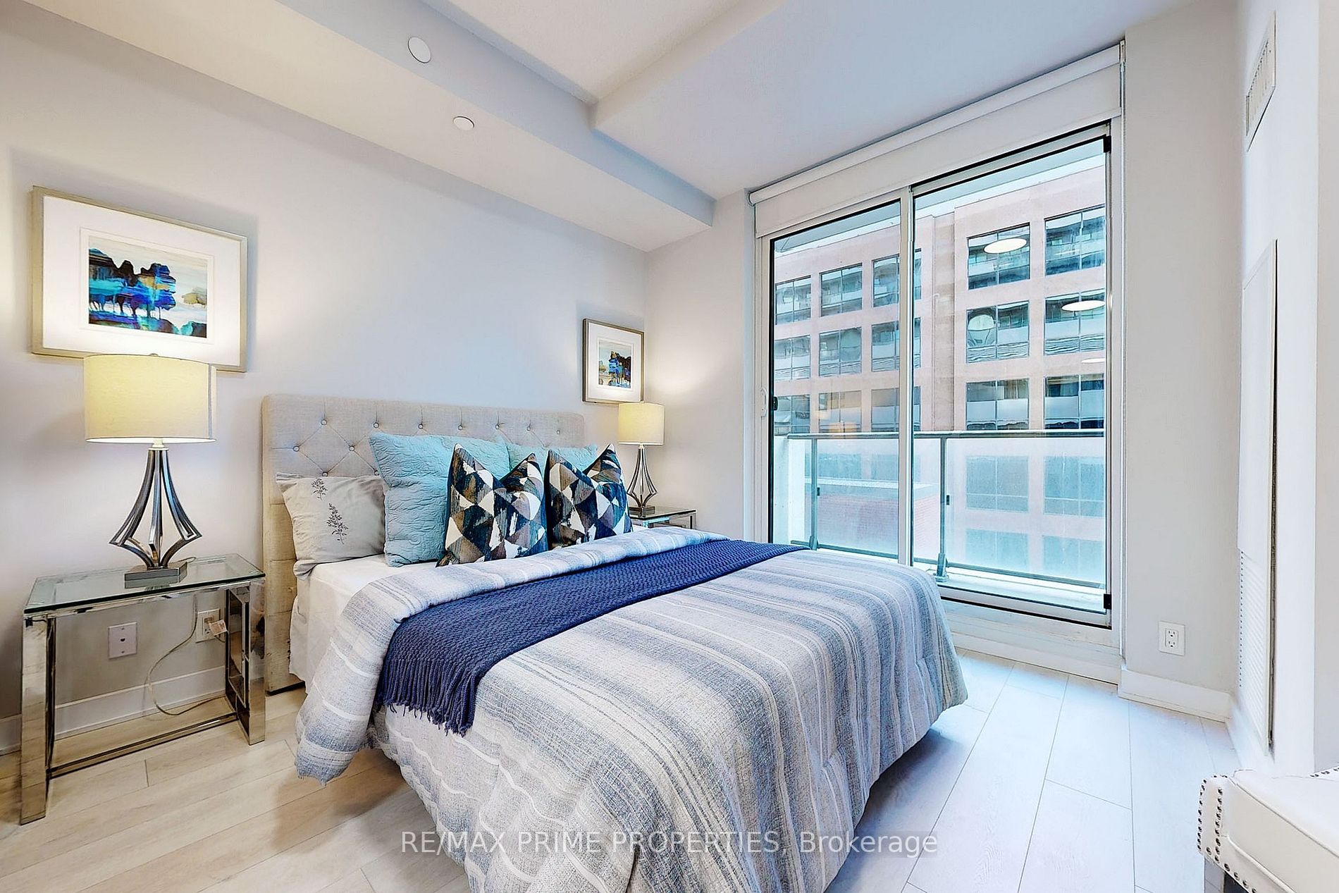 2221 Yonge St, #602