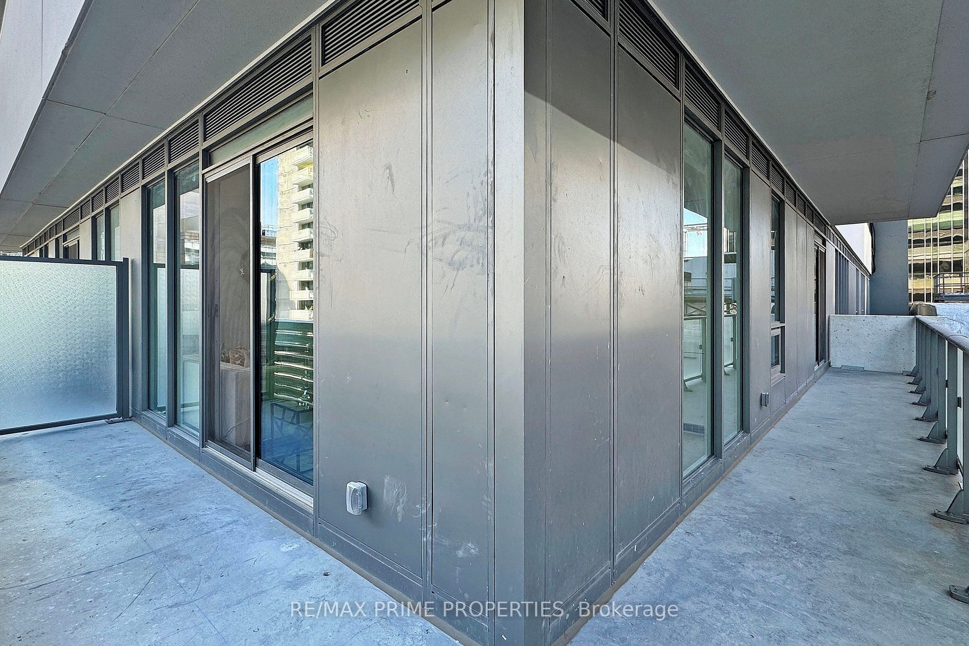 2221 Yonge St, #602