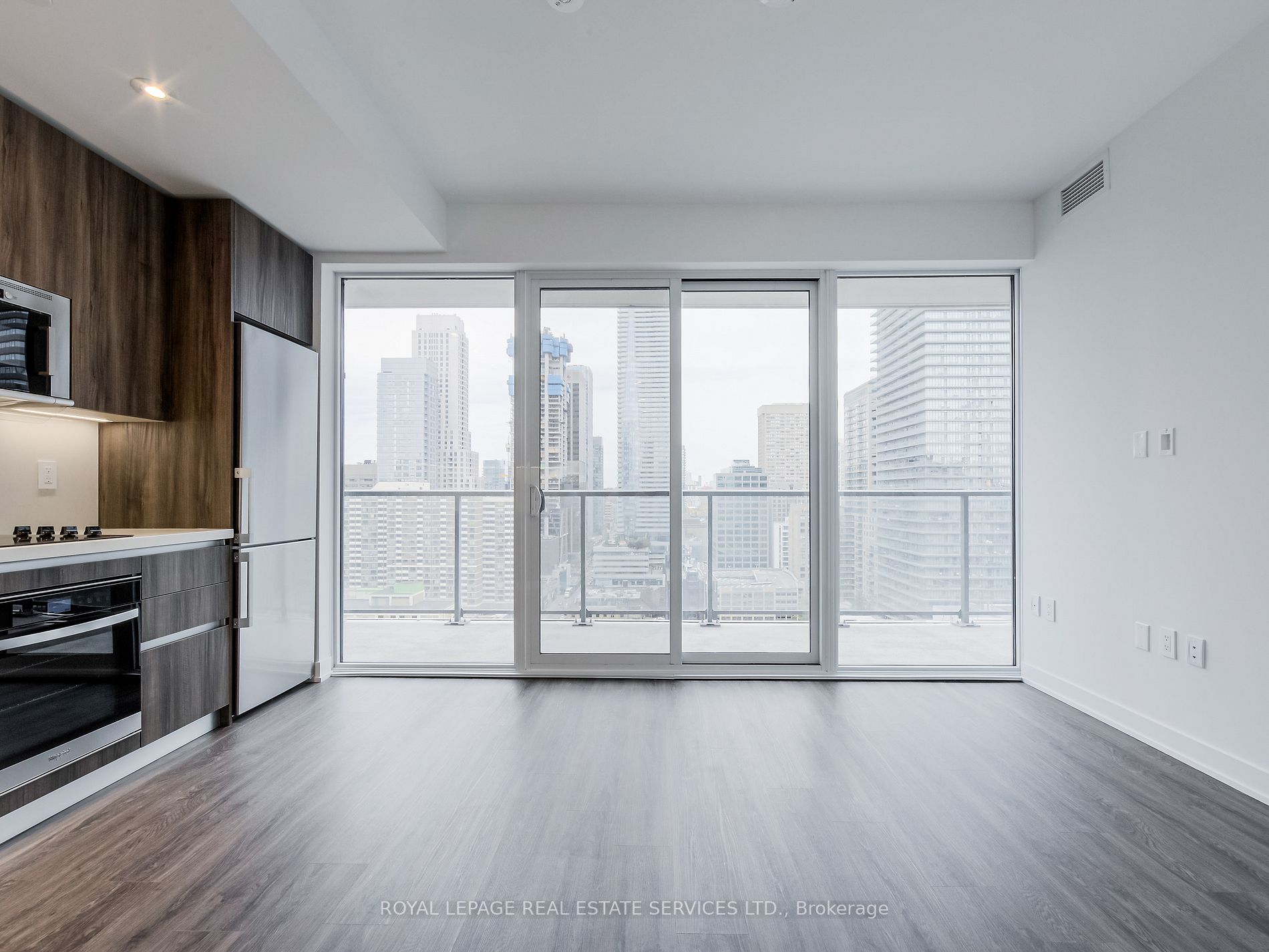 8 Gloucester St, #2006