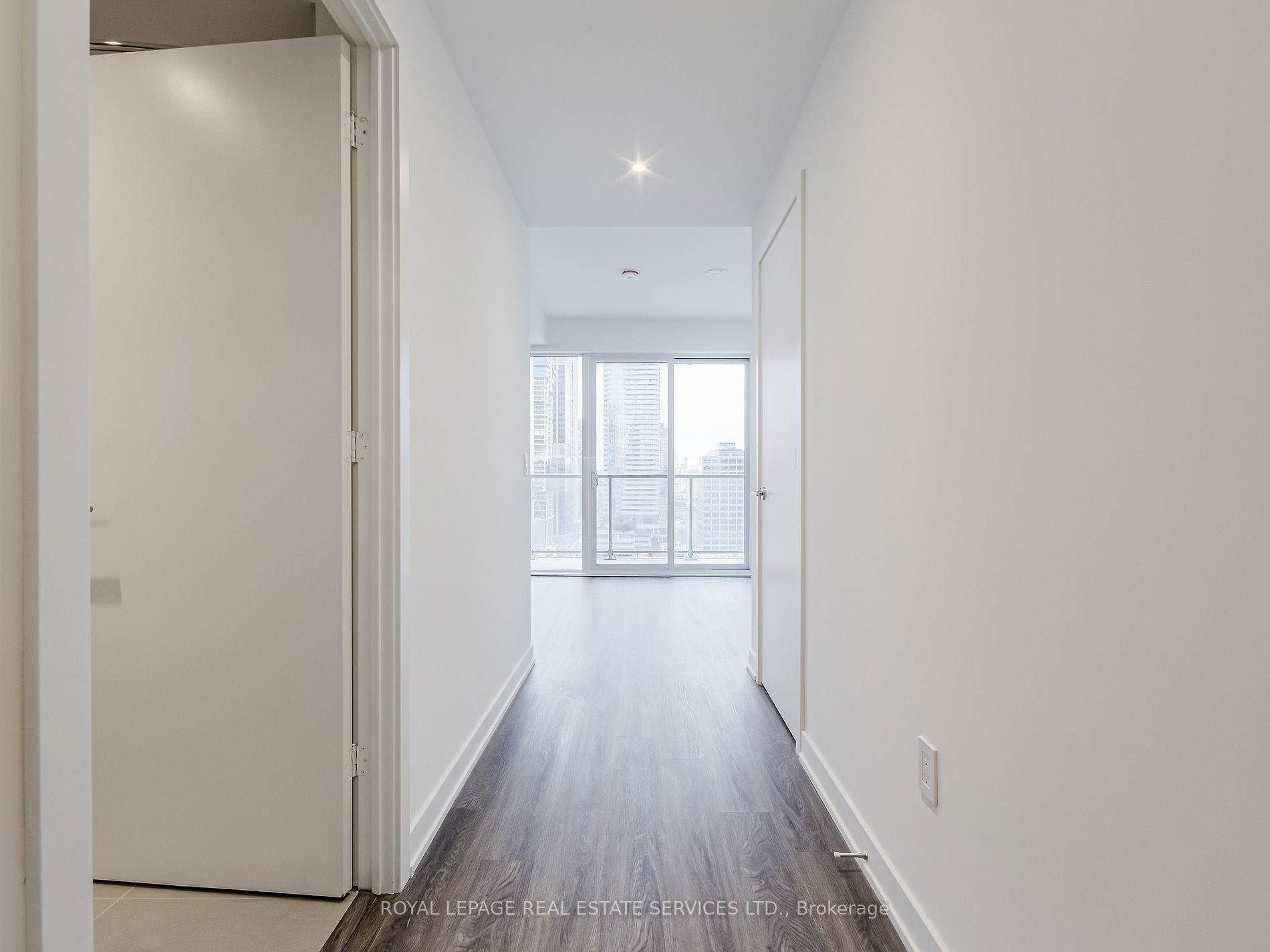 8 Gloucester St, #2006
