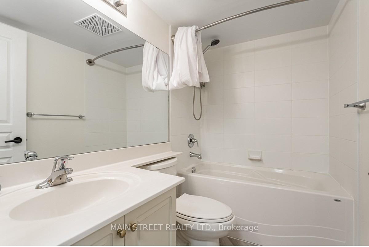 509 Beecroft Rd, #816