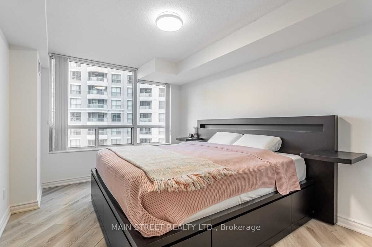 509 Beecroft Rd, #816