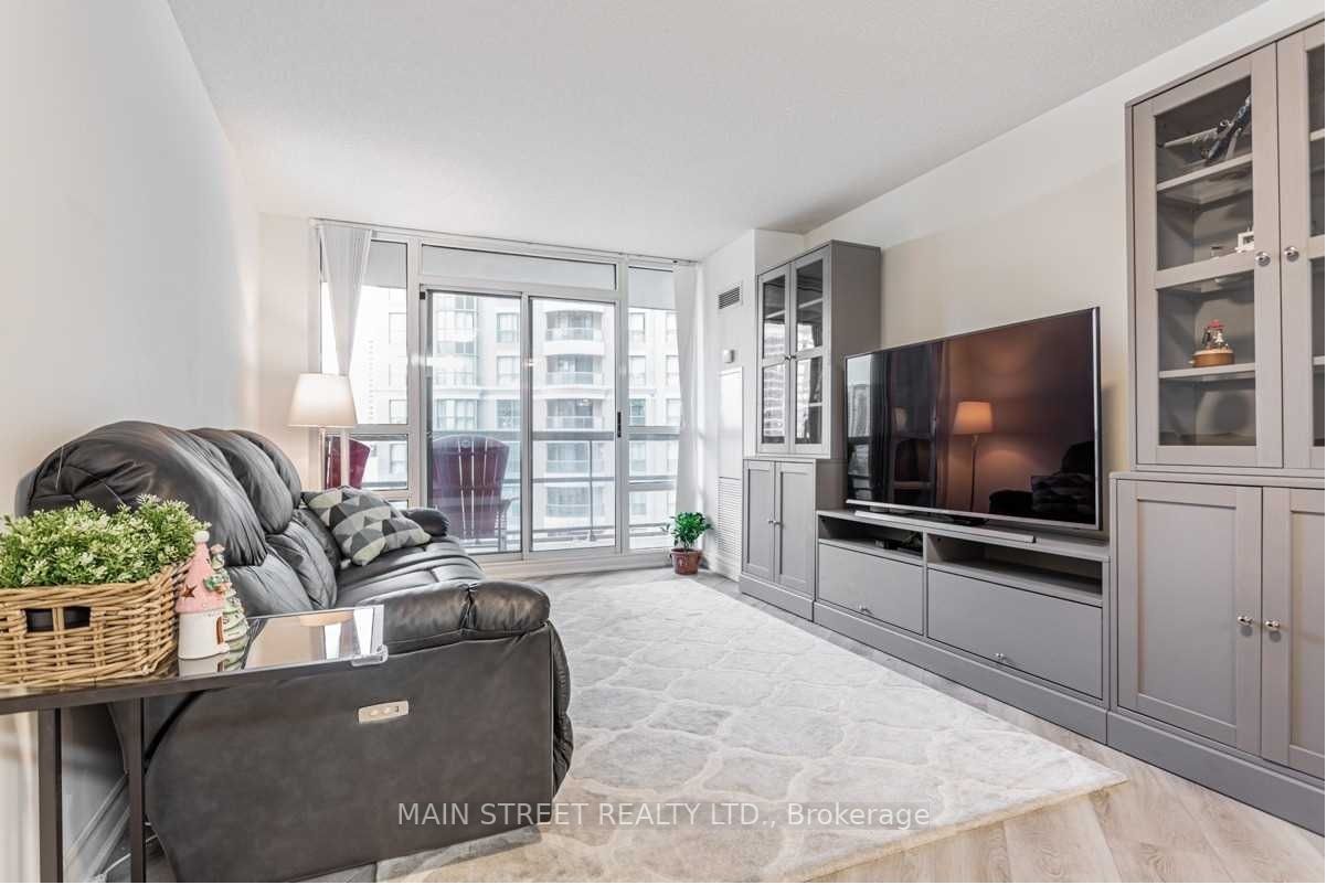 509 Beecroft Rd, #816