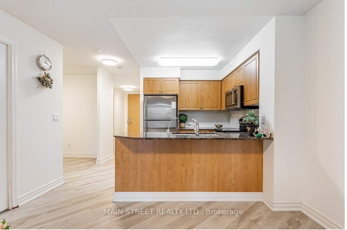 509 Beecroft Rd, #816