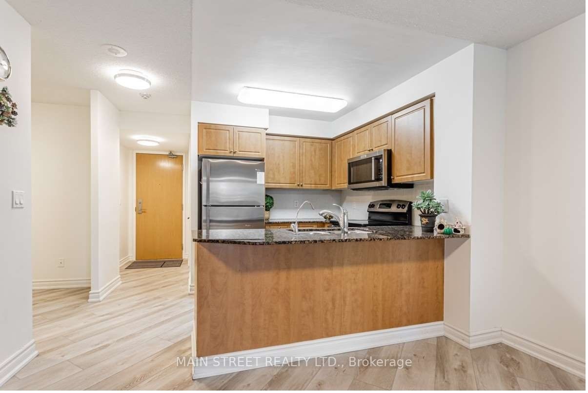 509 Beecroft Rd, #816