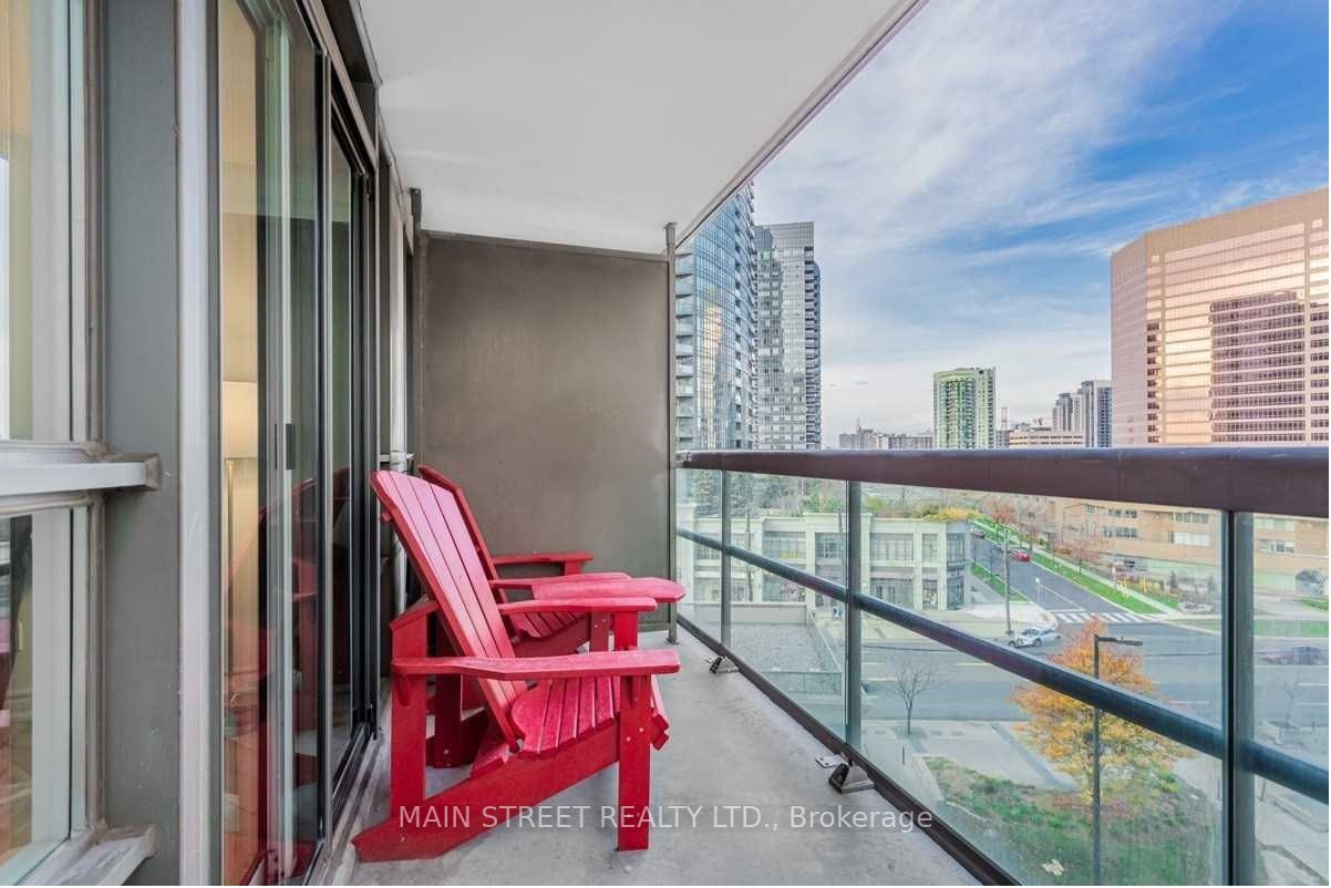509 Beecroft Rd, #816