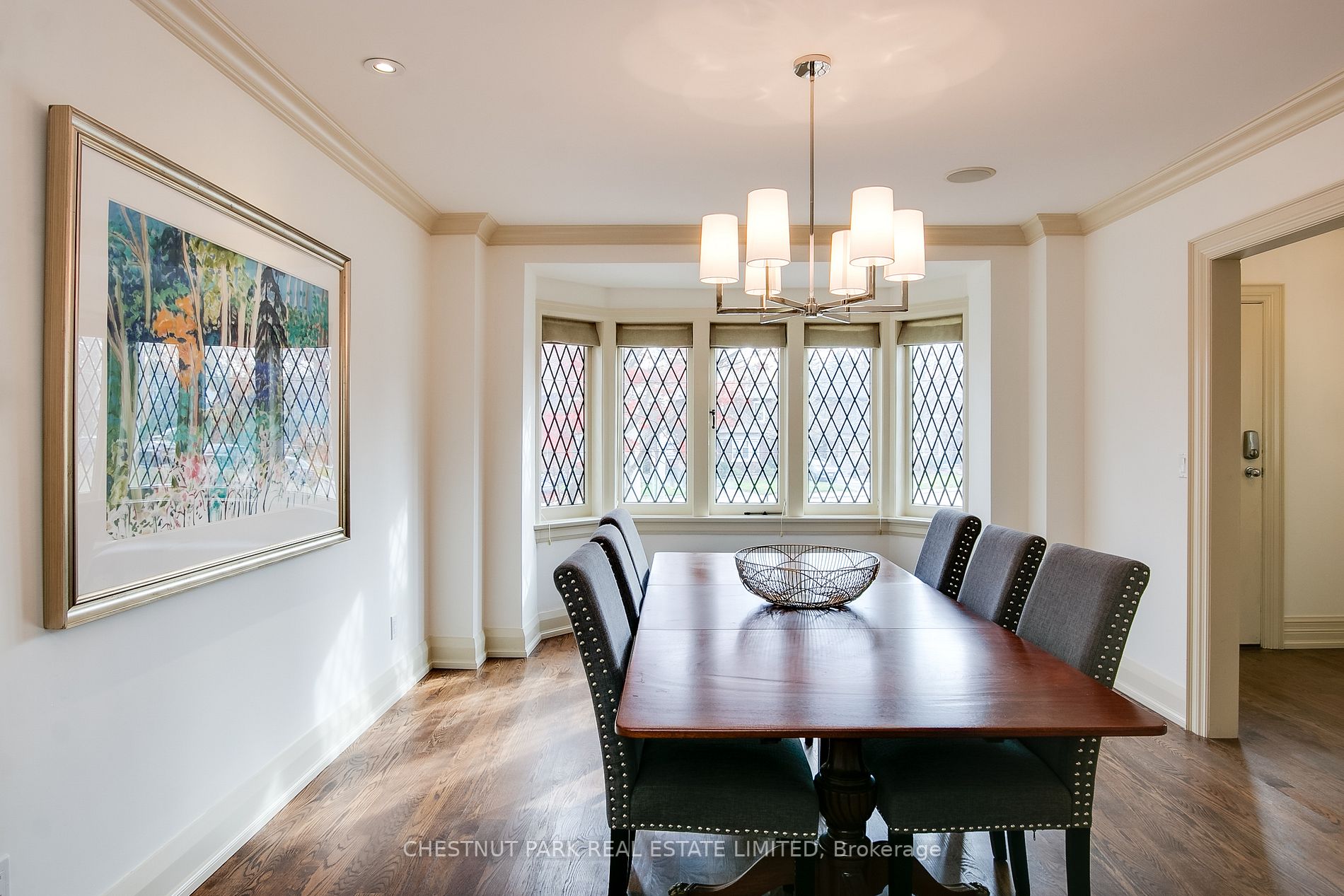 24 Cameron Cres