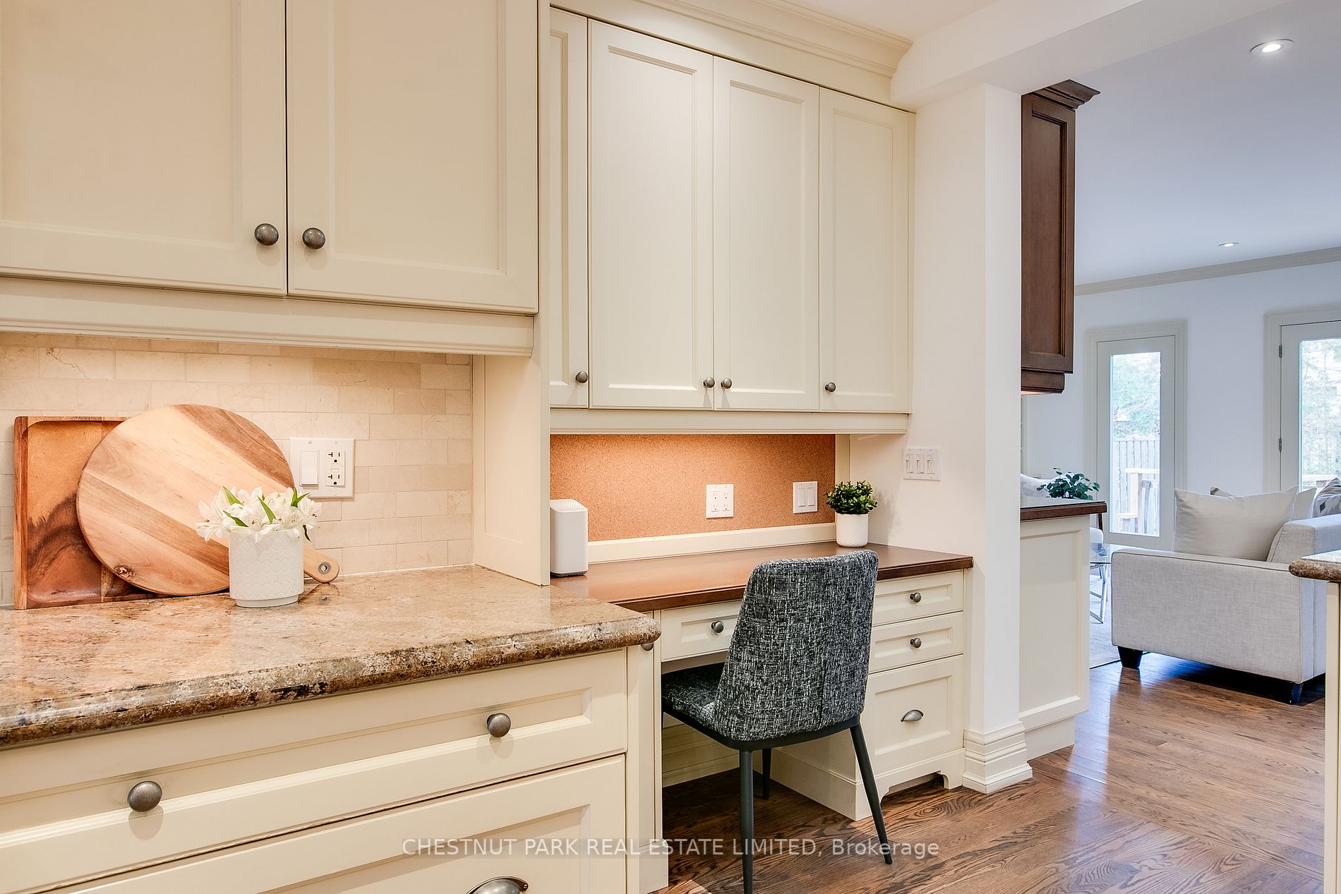 24 Cameron Cres