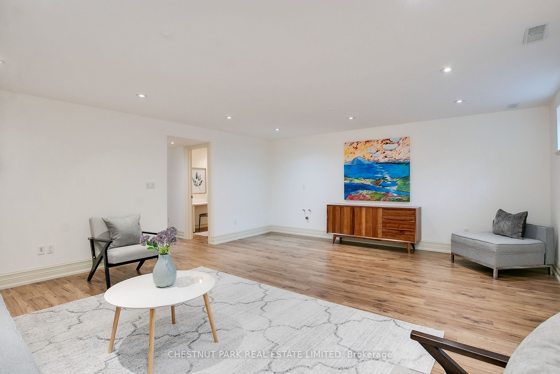24 Cameron Cres