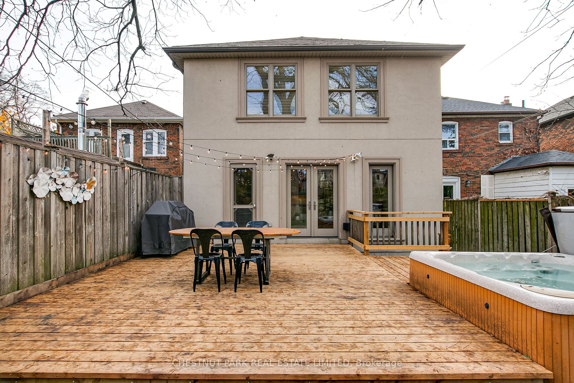24 Cameron Cres