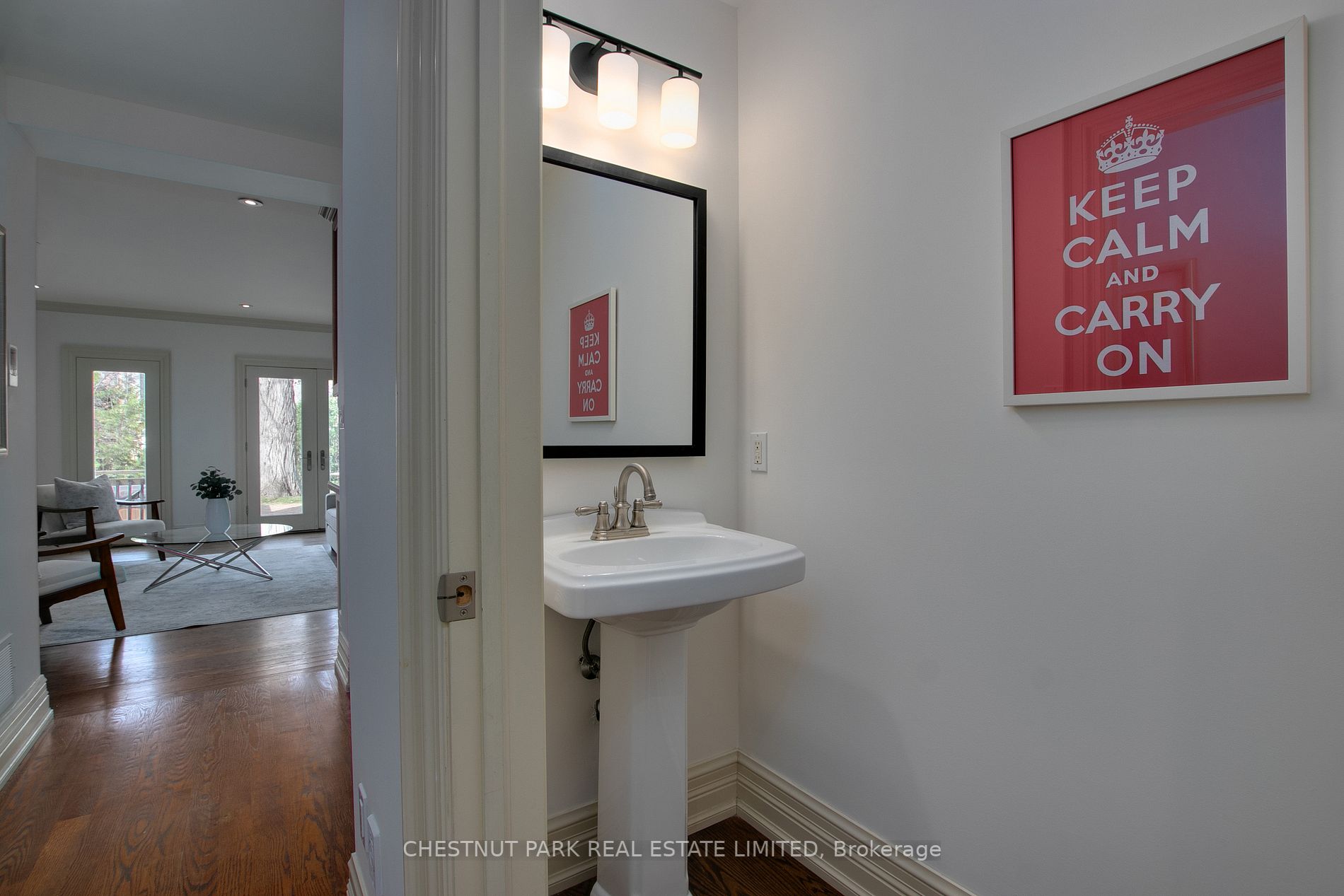 24 Cameron Cres