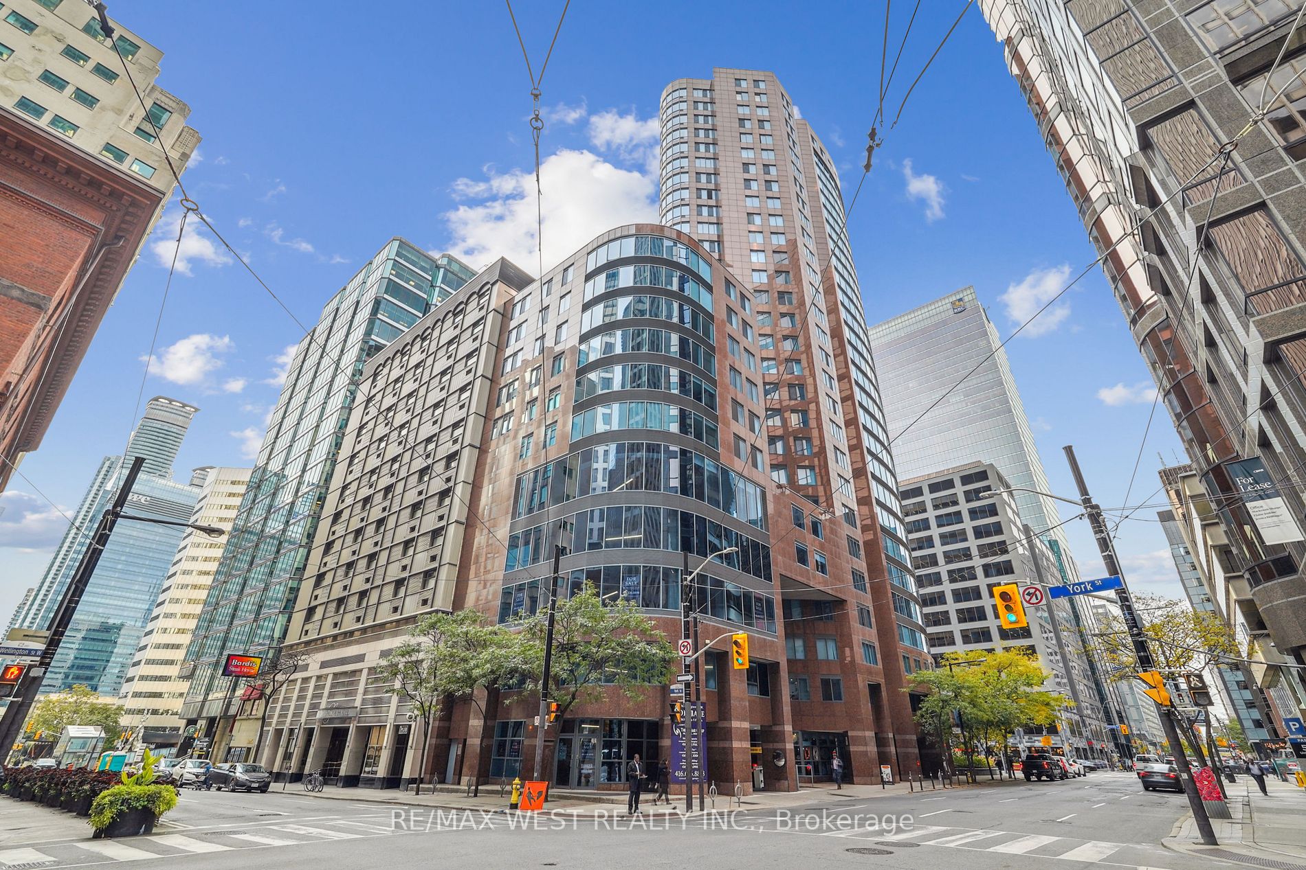 33 University Ave, #303
