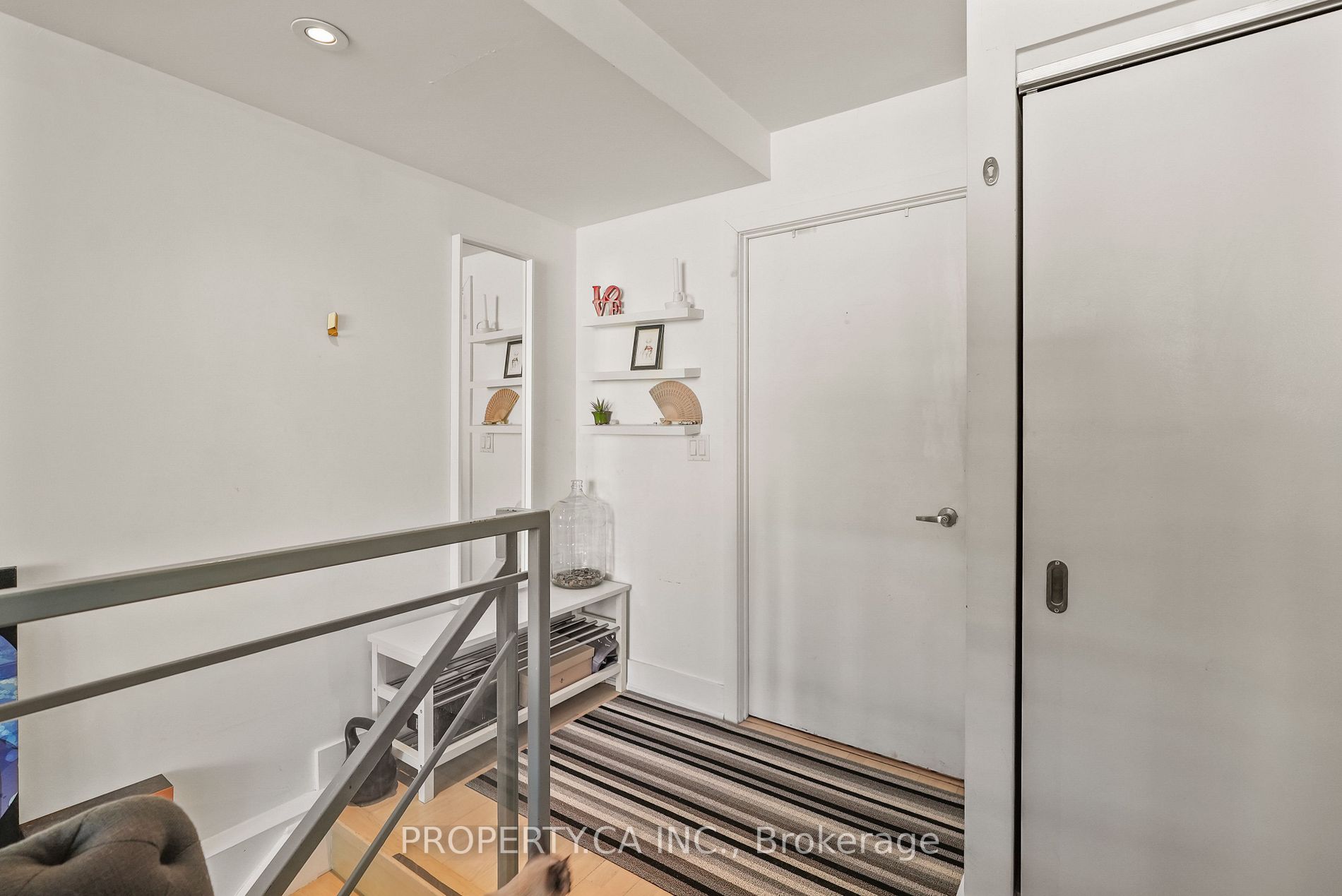 637 Lake Shore Blvd, #820