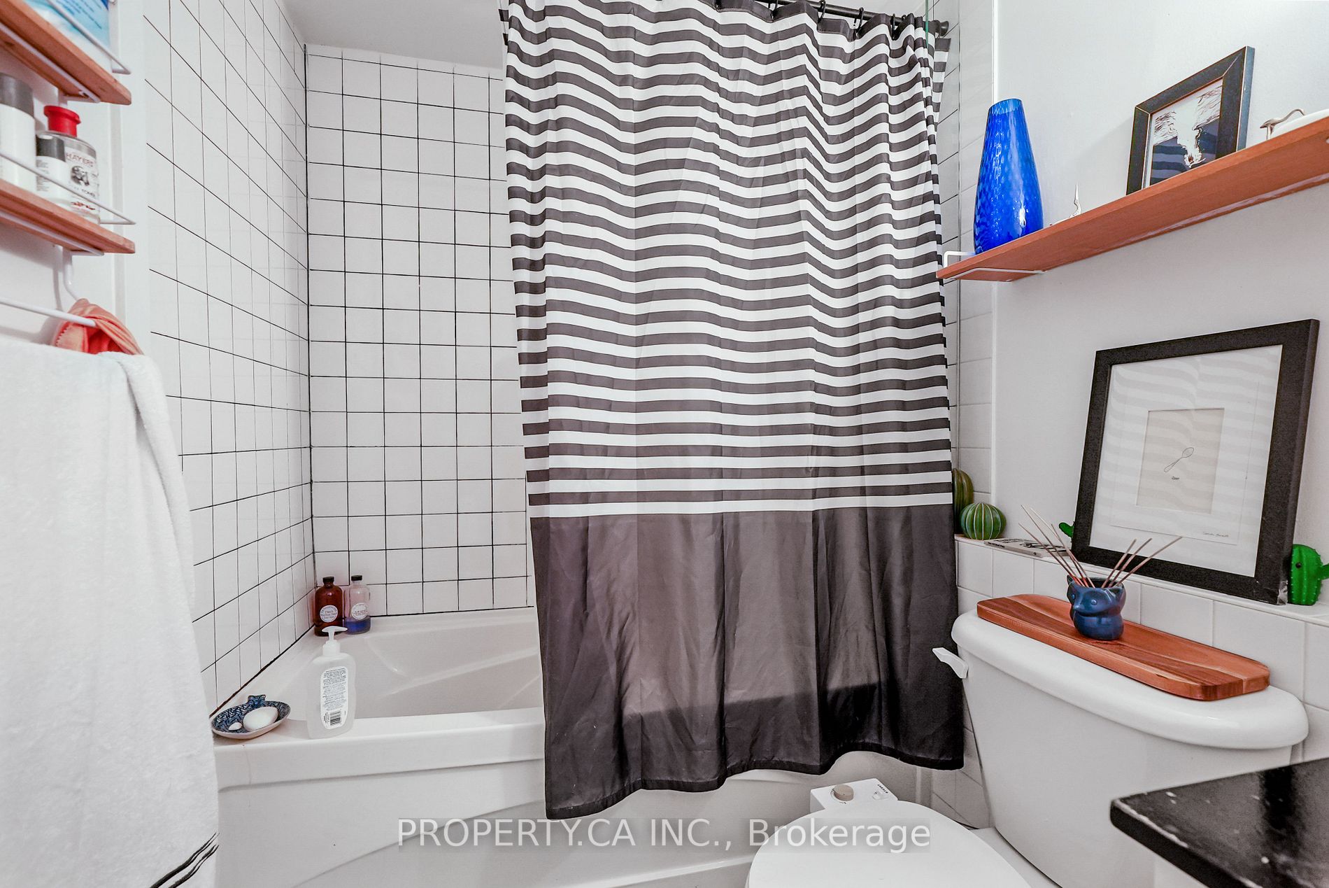 637 Lake Shore Blvd, #820