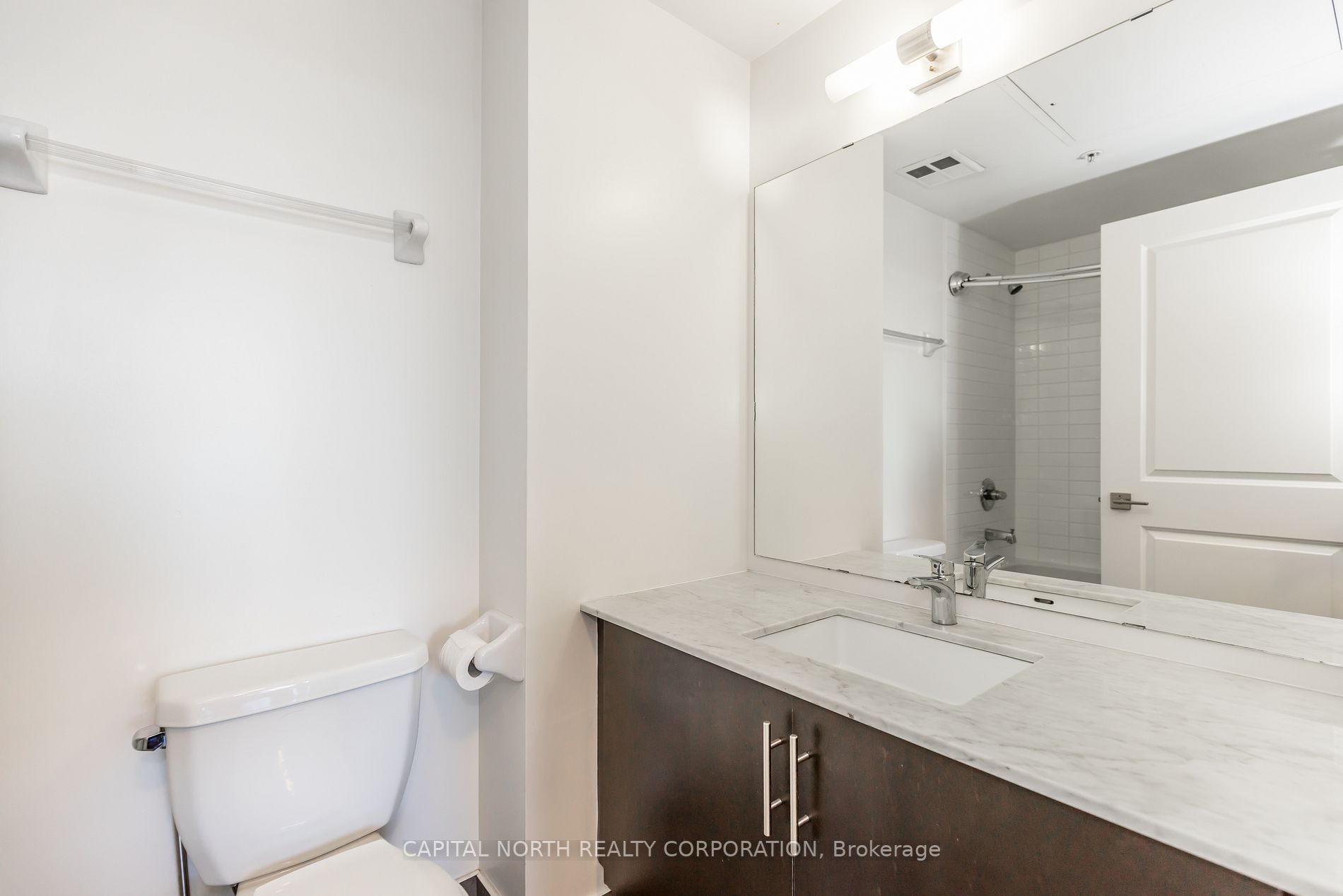 23 Glebe Rd W, #206