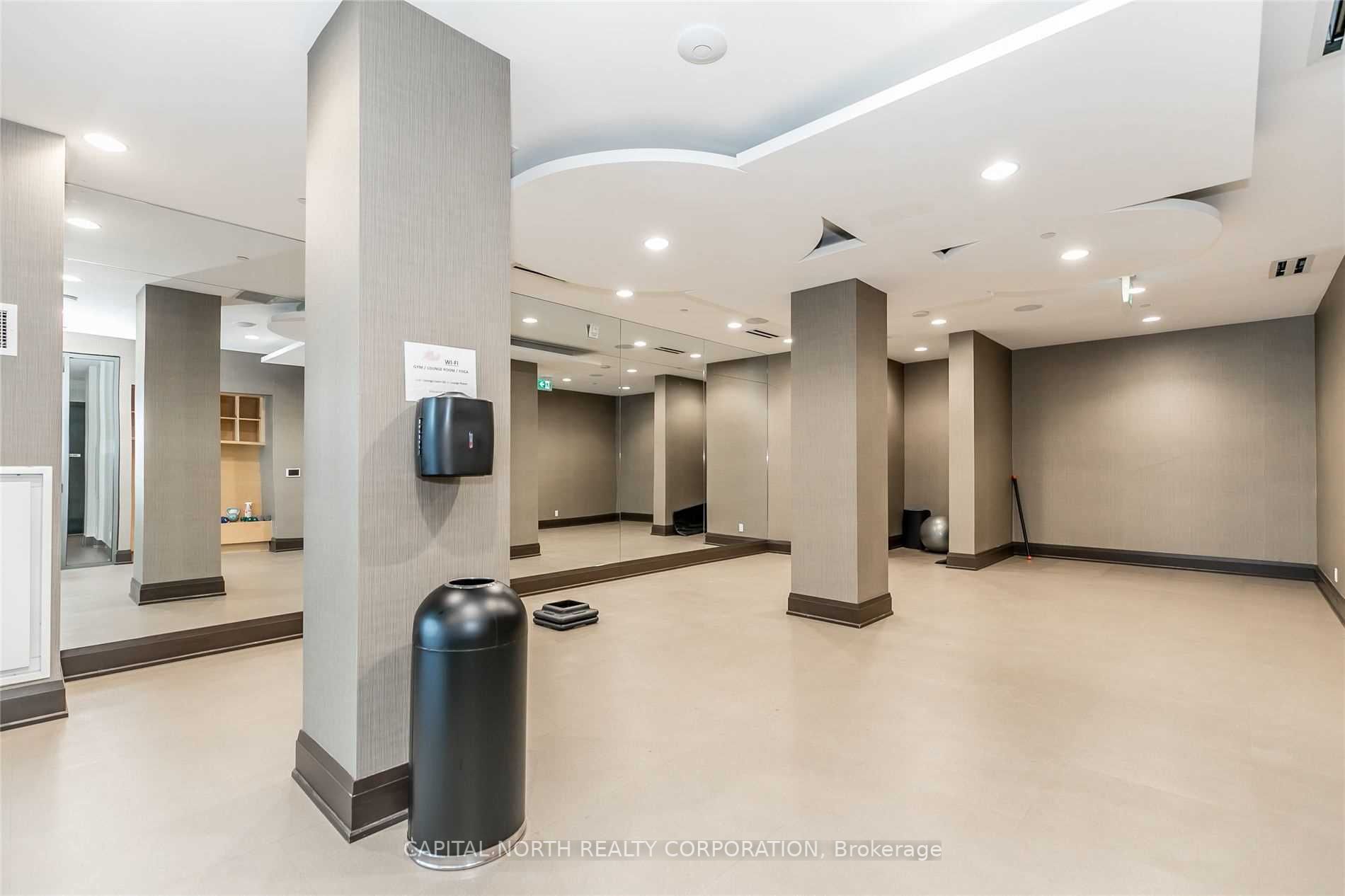 23 Glebe Rd W, #206