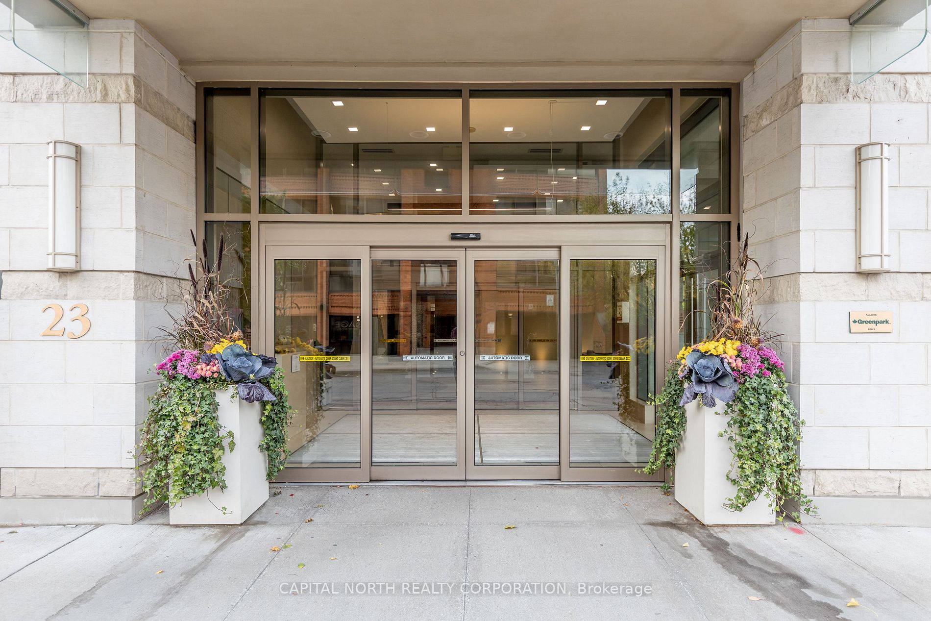 23 Glebe Rd W, #206