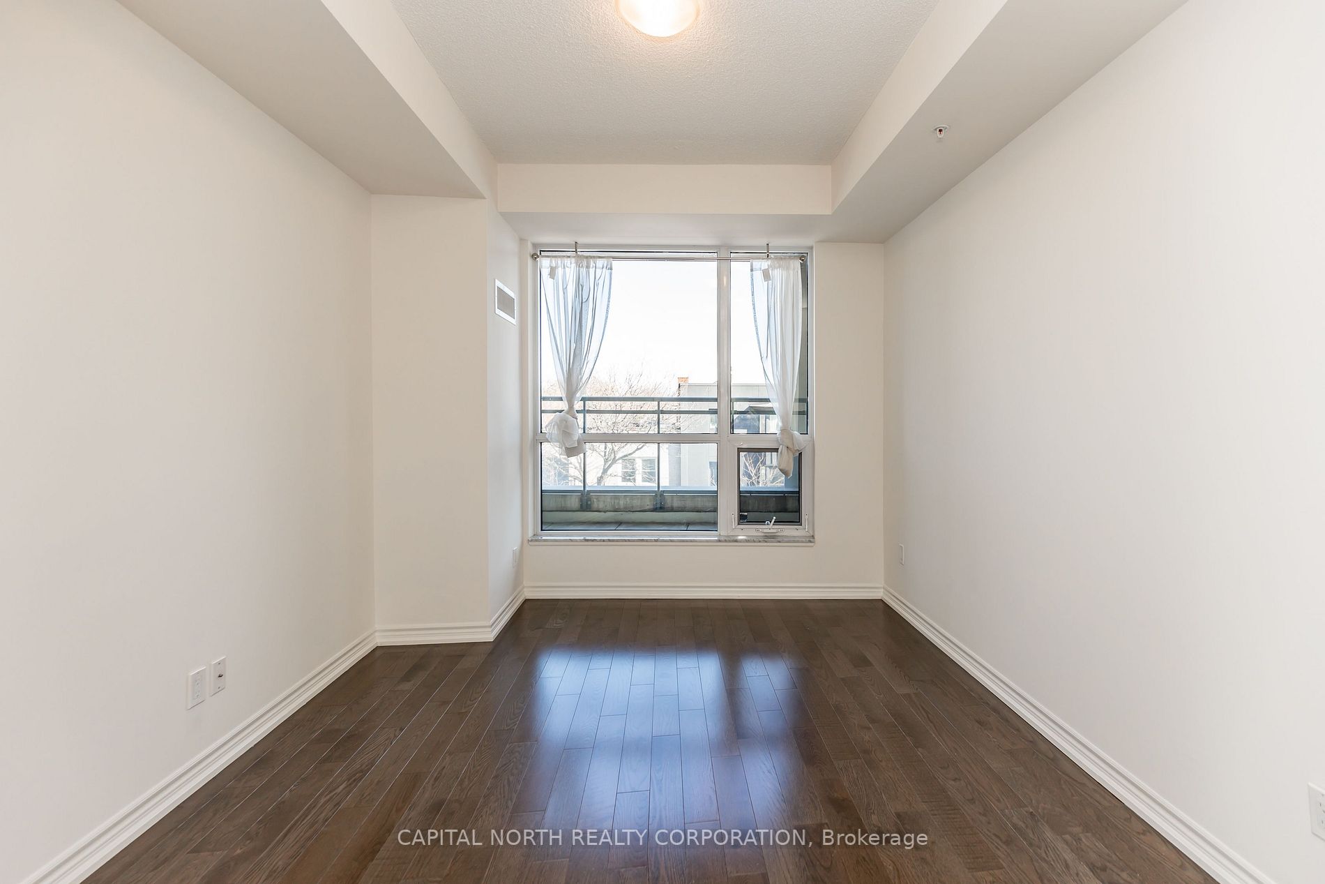 23 Glebe Rd W, #206