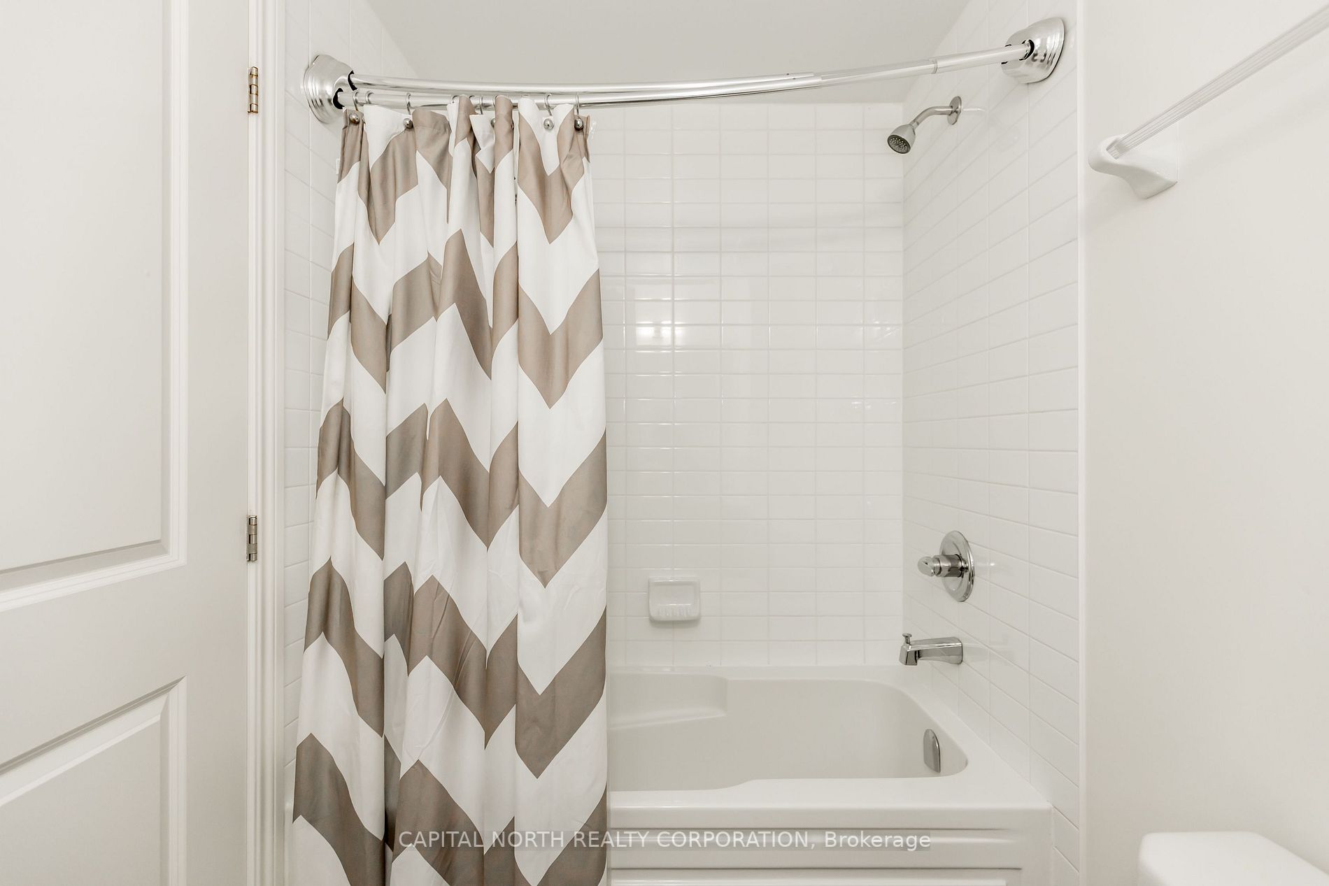 23 Glebe Rd W, #206