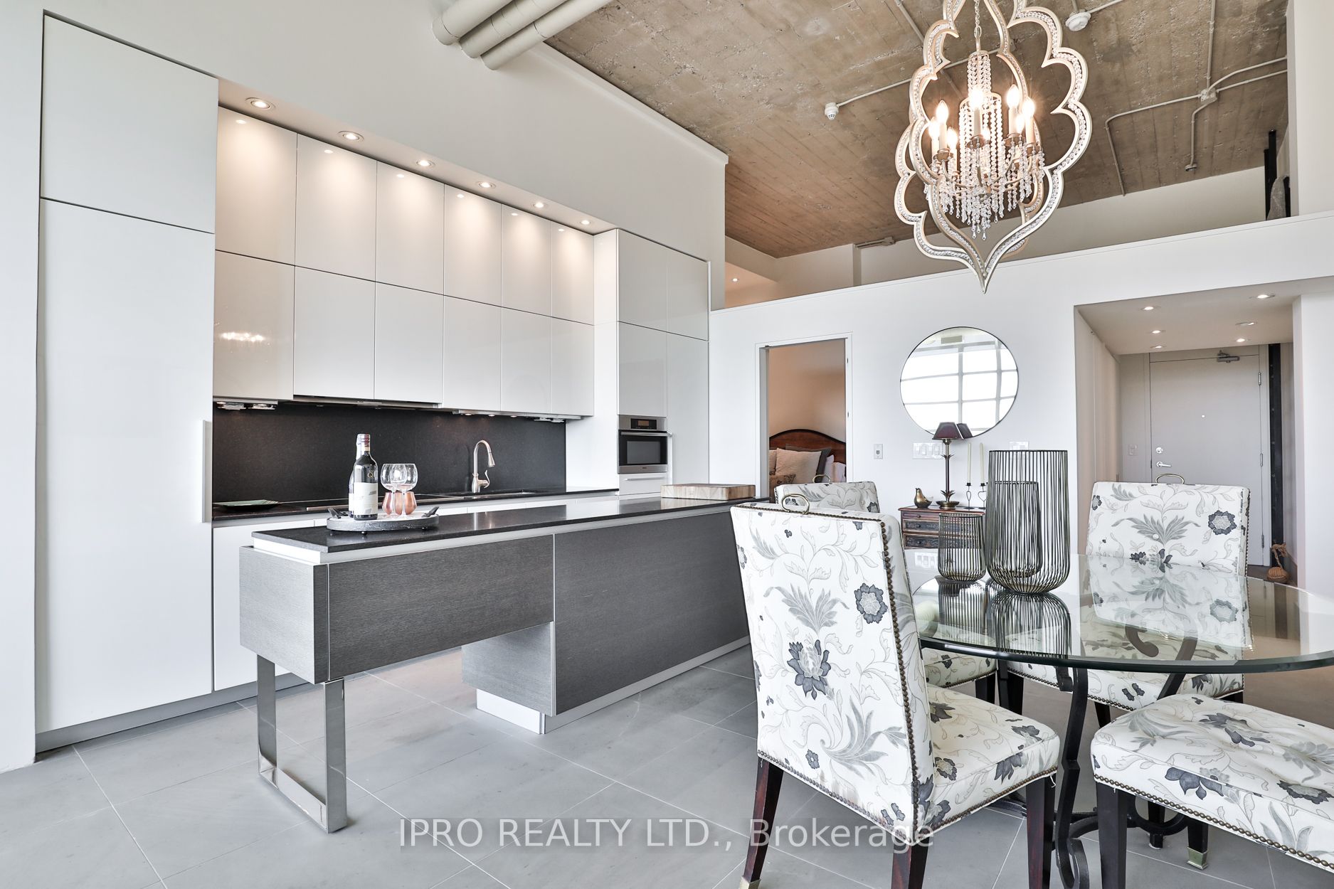 637 Lake Shore Blvd W, #408