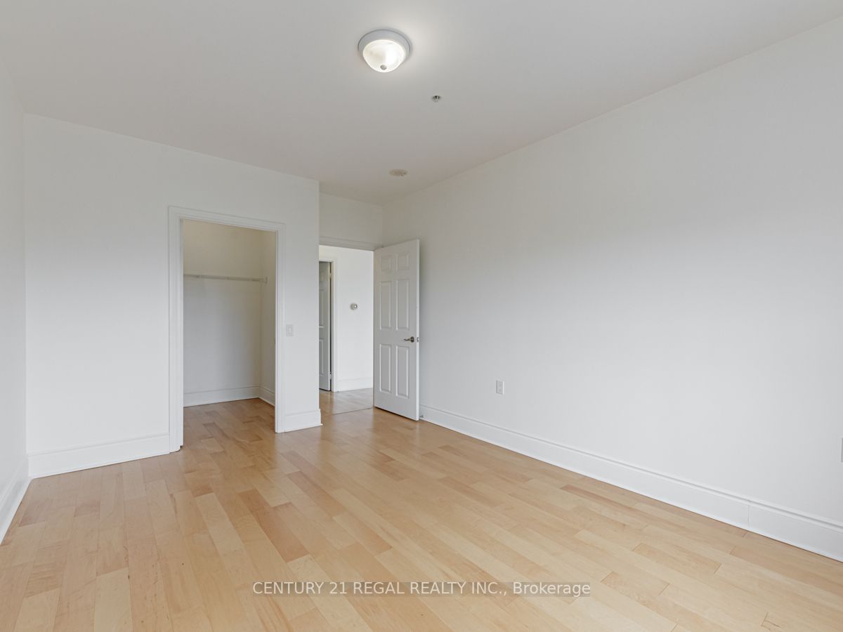 12 Rean Dr, #Ph7