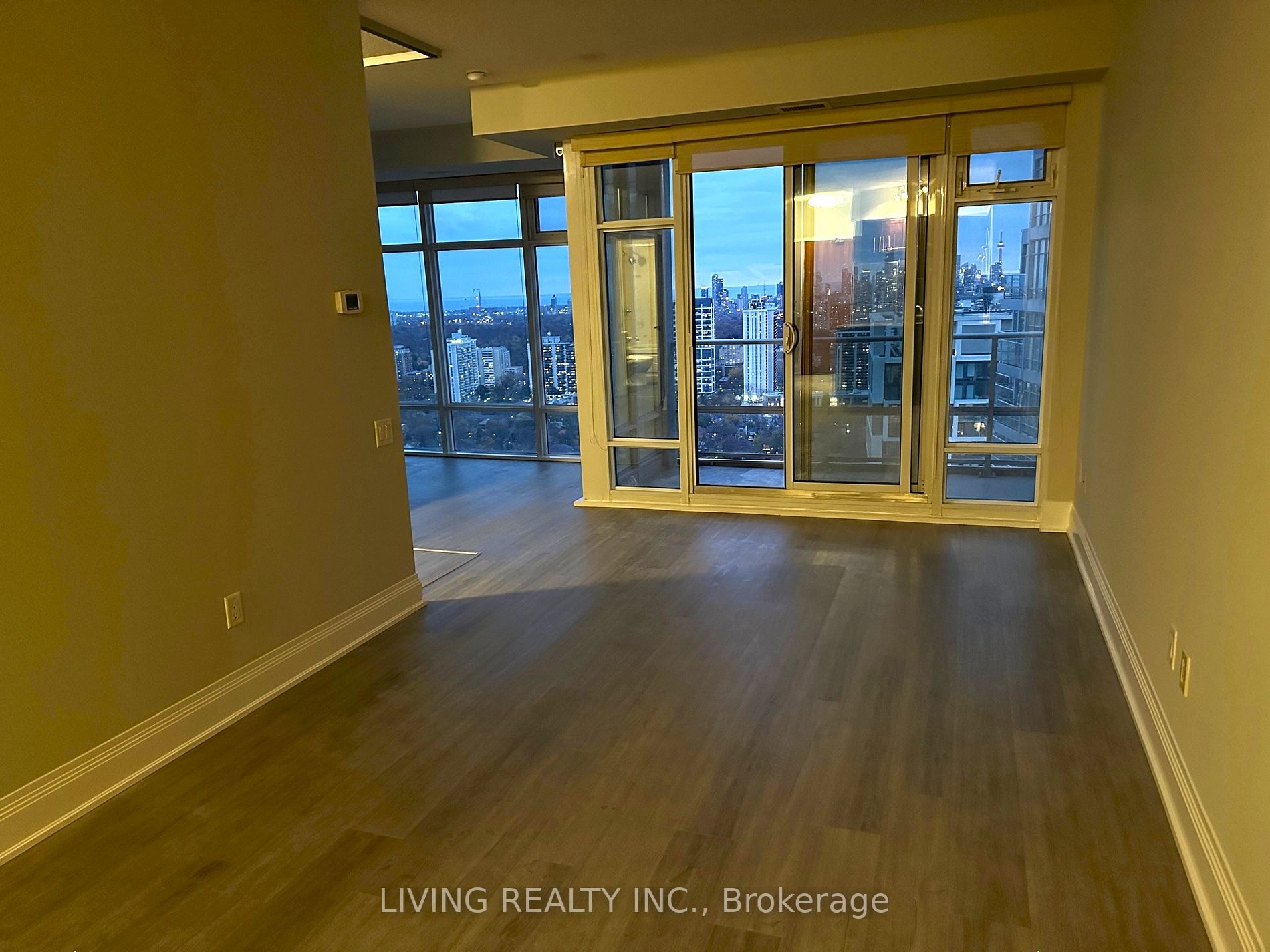 2191 Yonge St, #3903