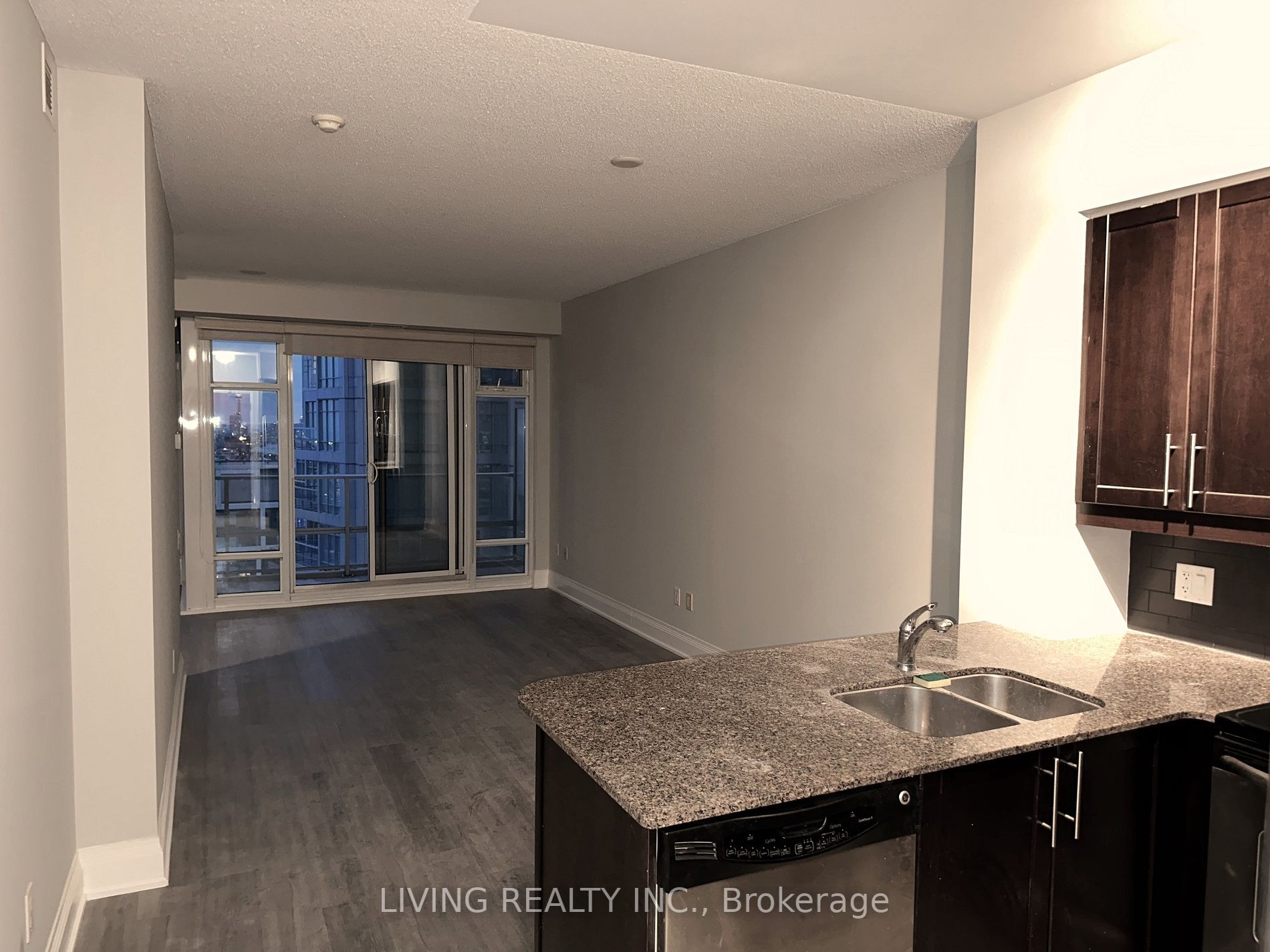 2191 Yonge St, #3903