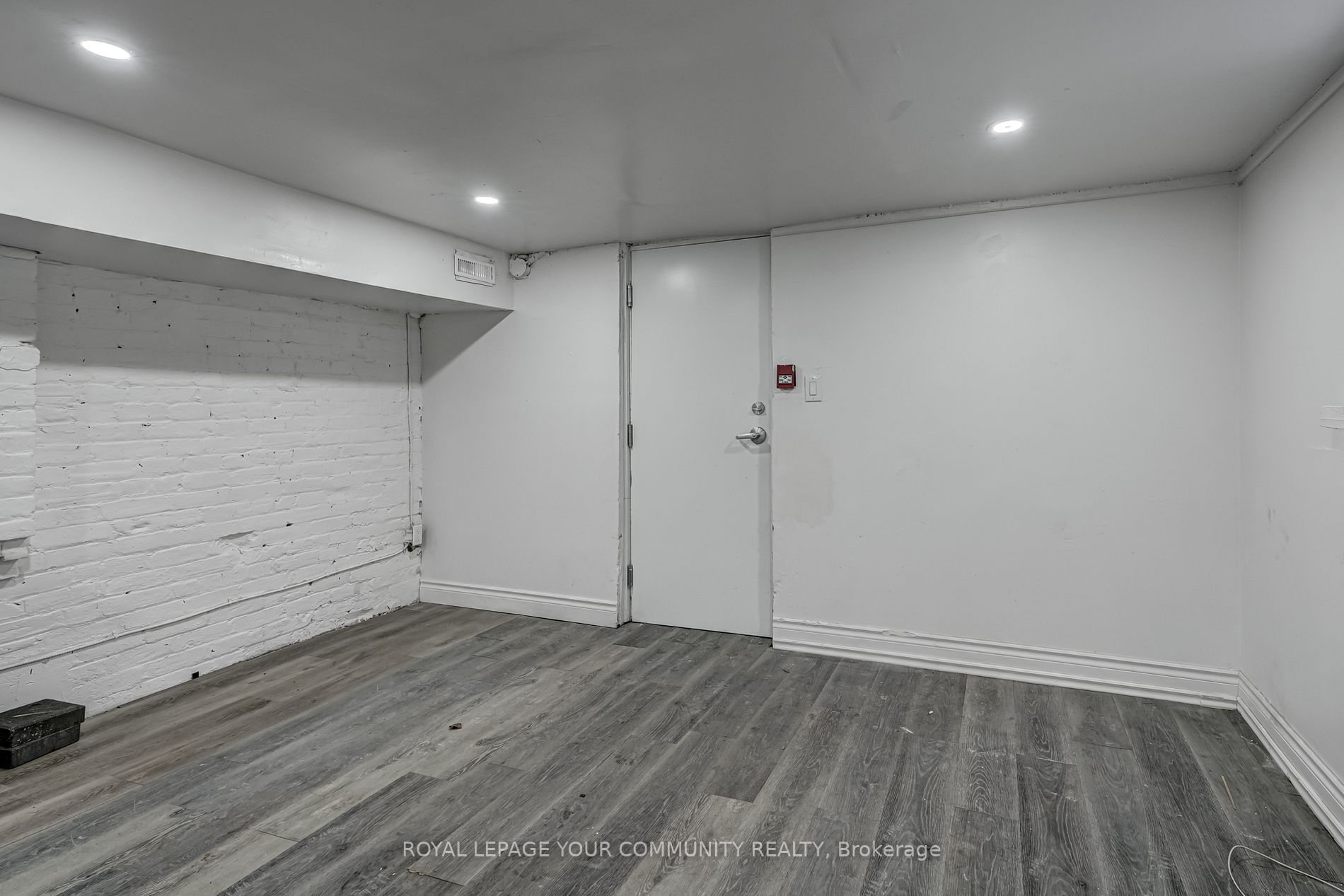 177 Carlton St, #B2