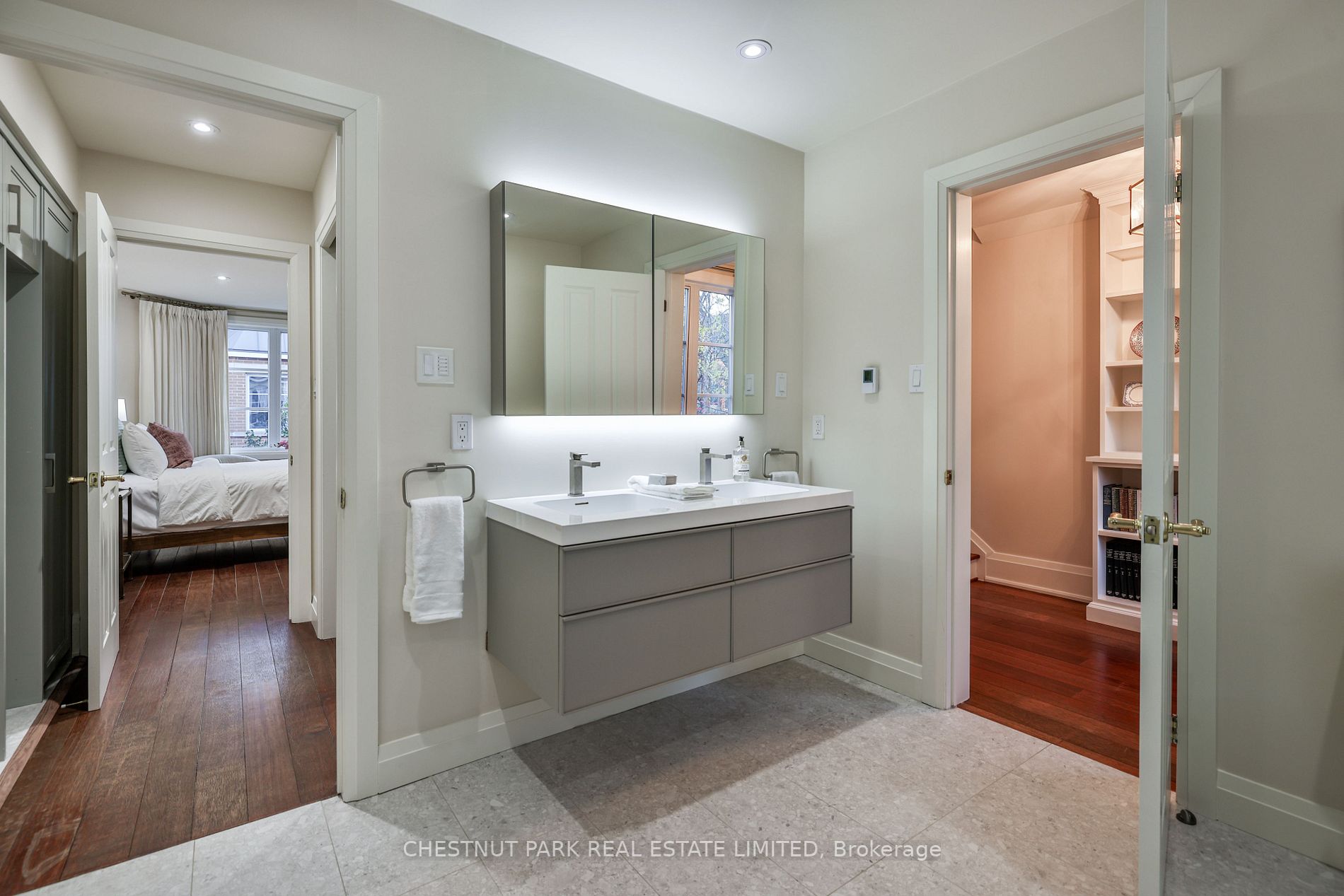 31 Shaftesbury Ave, #13