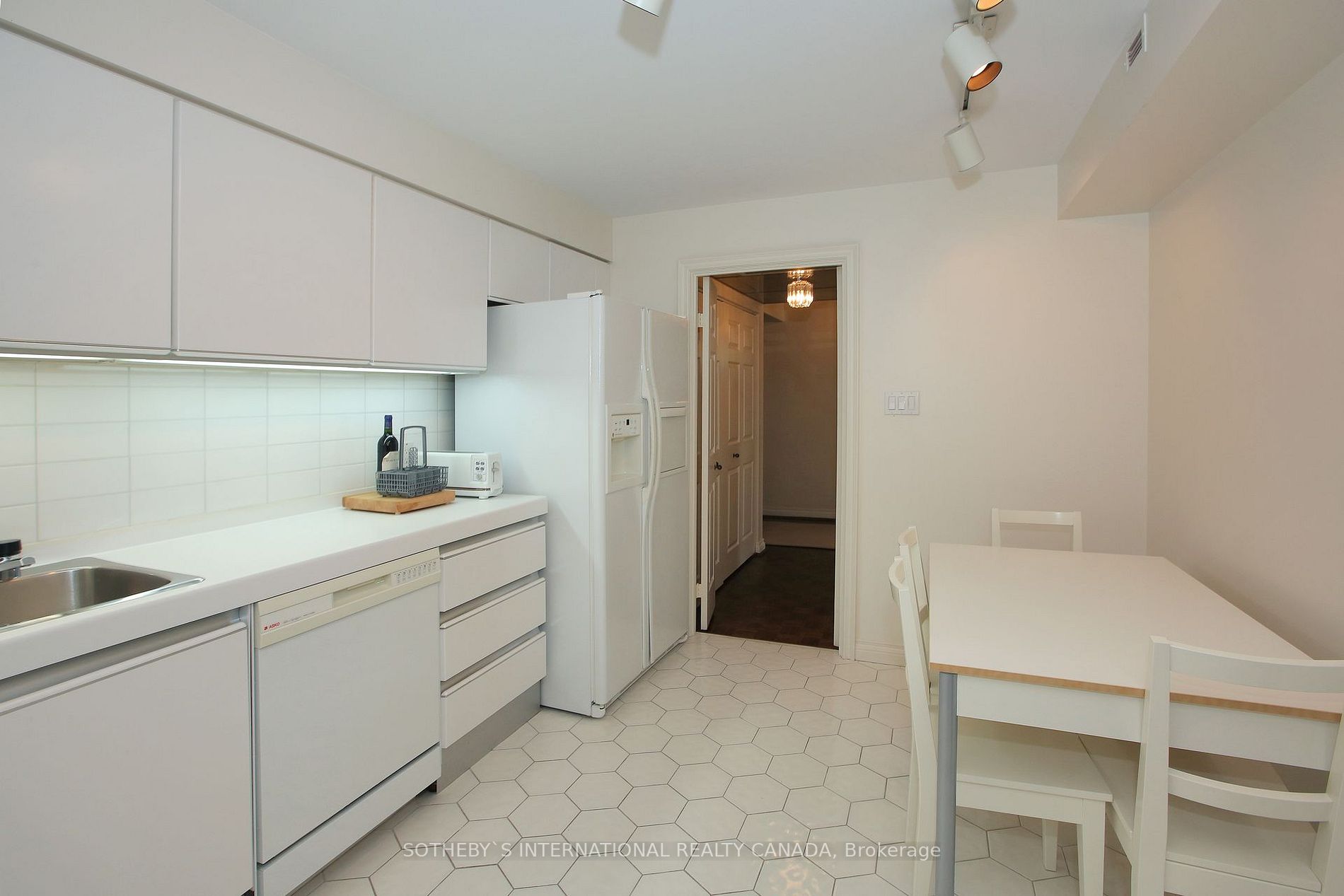 175 Cumberland St, #2008