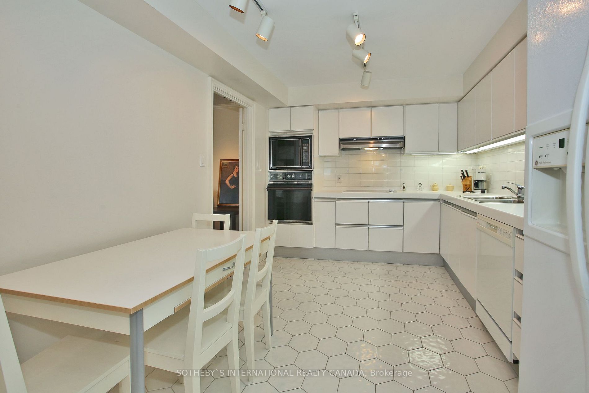 175 Cumberland St, #2008