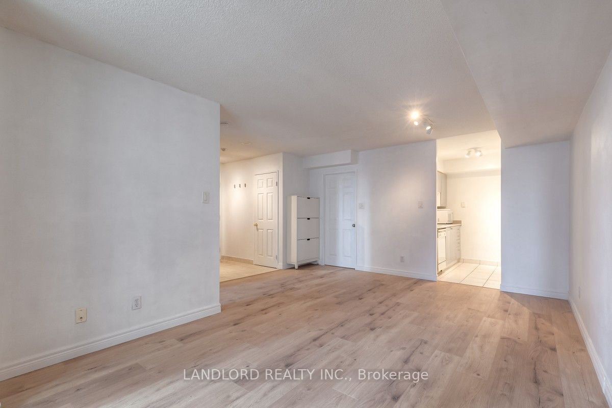 256 Doris Ave, #801