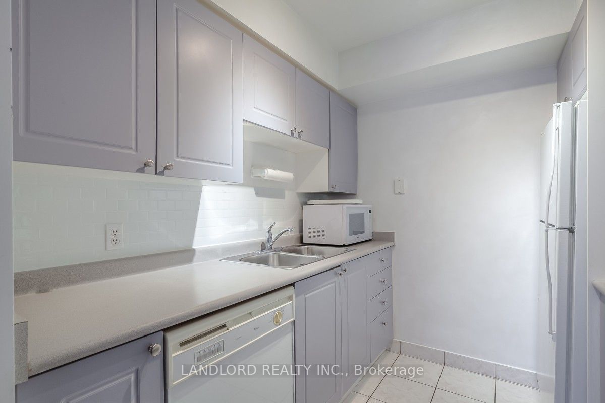 256 Doris Ave, #801
