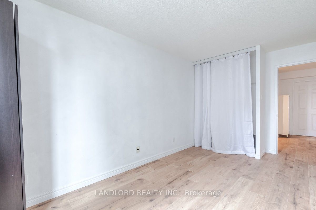 256 Doris Ave, #801