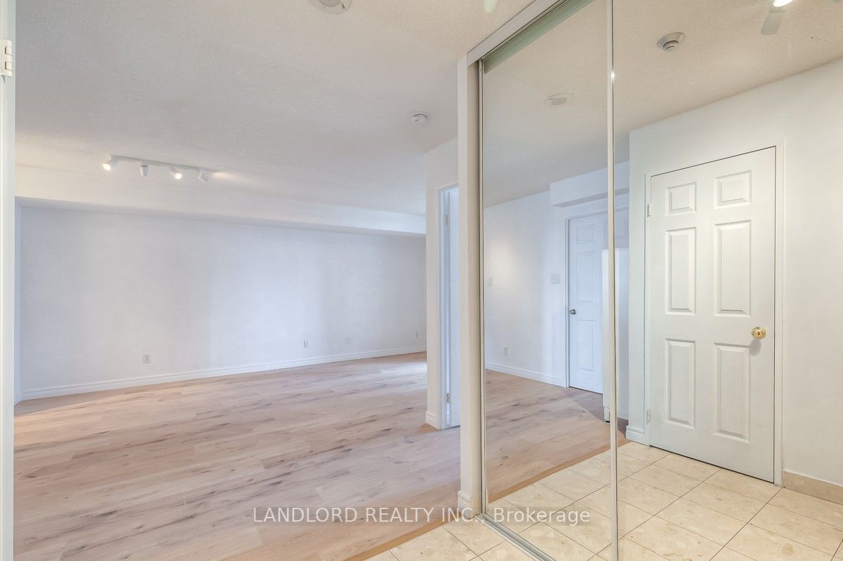 256 Doris Ave, #801