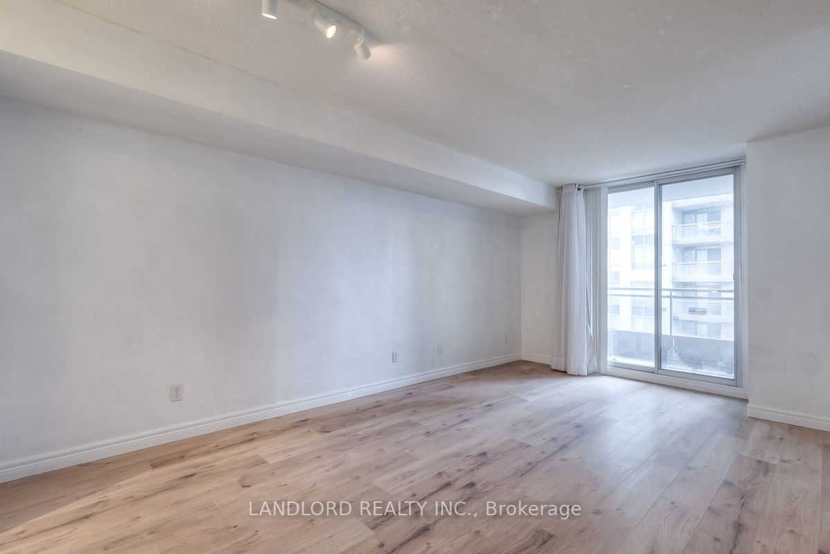 256 Doris Ave, #801