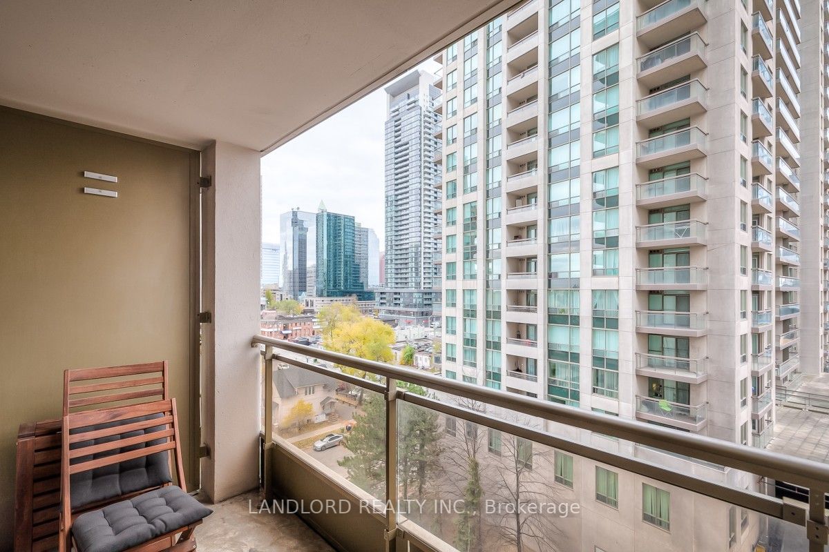 256 Doris Ave, #801