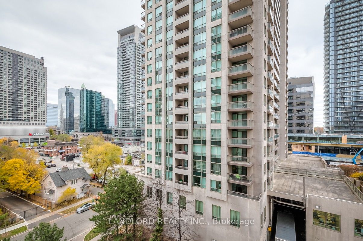 256 Doris Ave, #801