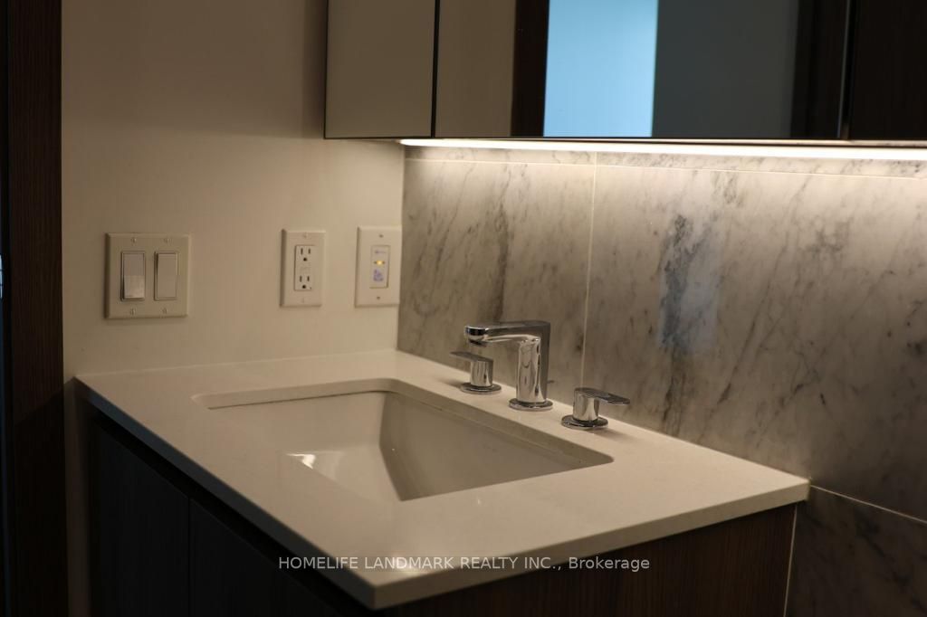 17 Bathurst St, #3911