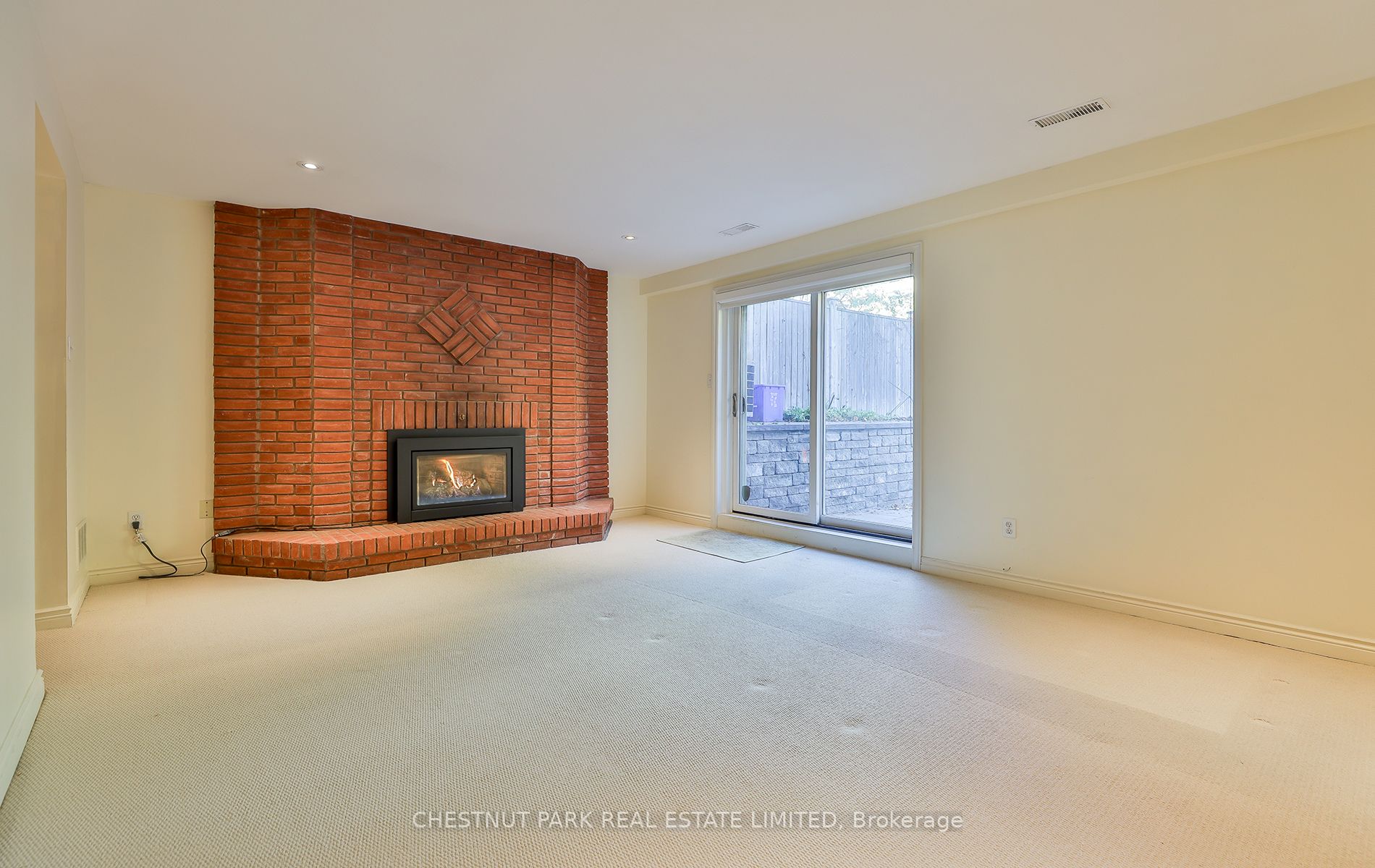 58 Hillsdale Ave E