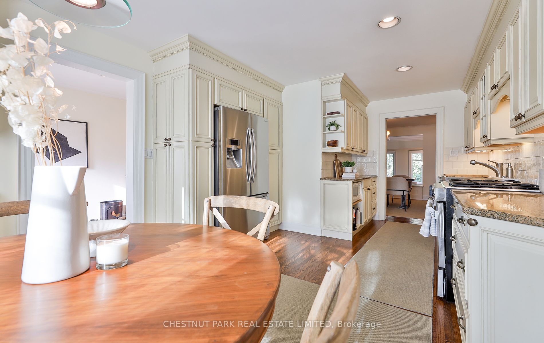 58 Hillsdale Ave E