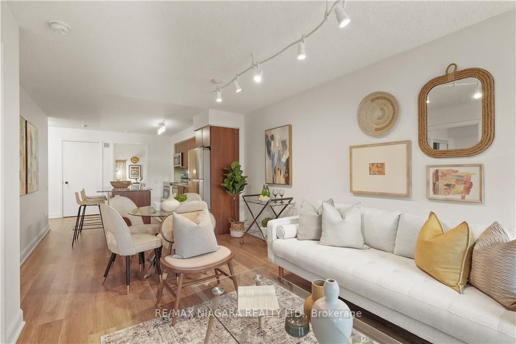 2191 Yonge St, #701