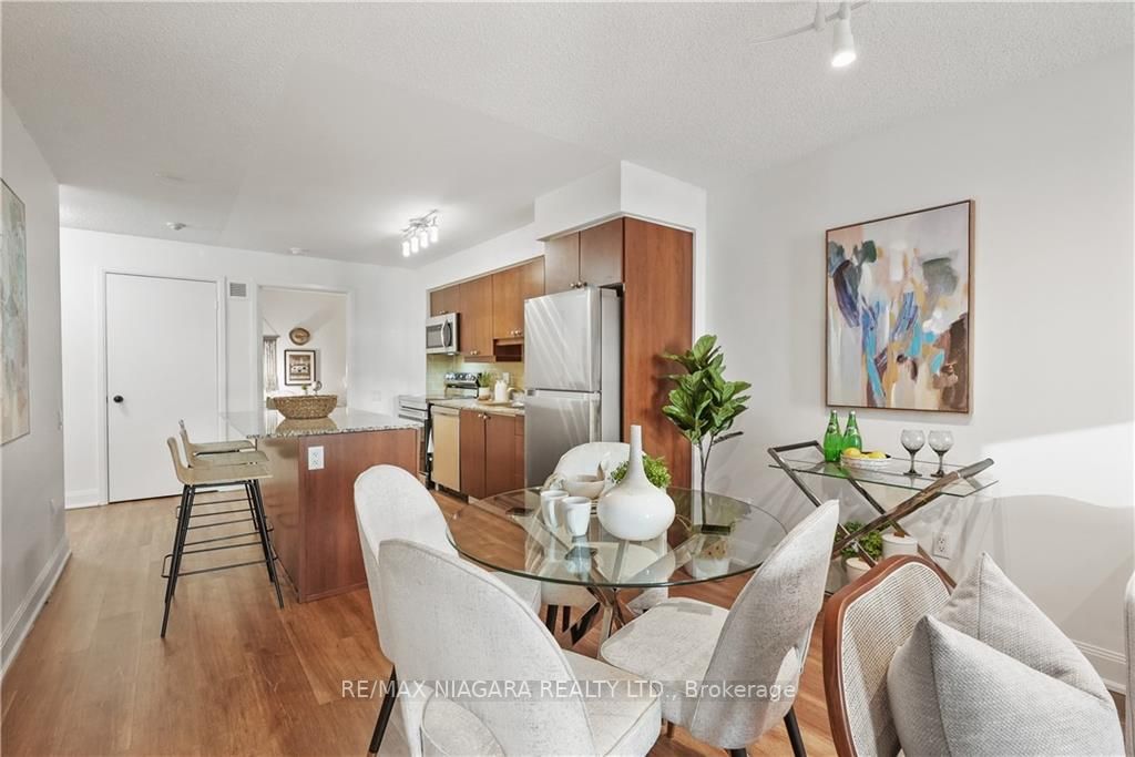 2191 Yonge St, #701