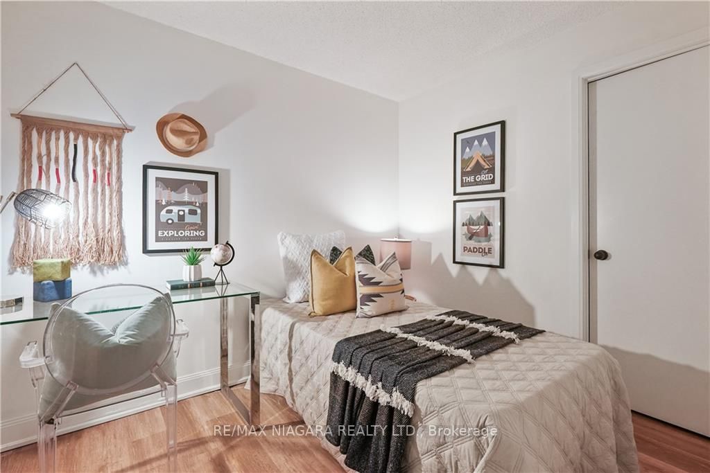 2191 Yonge St, #701