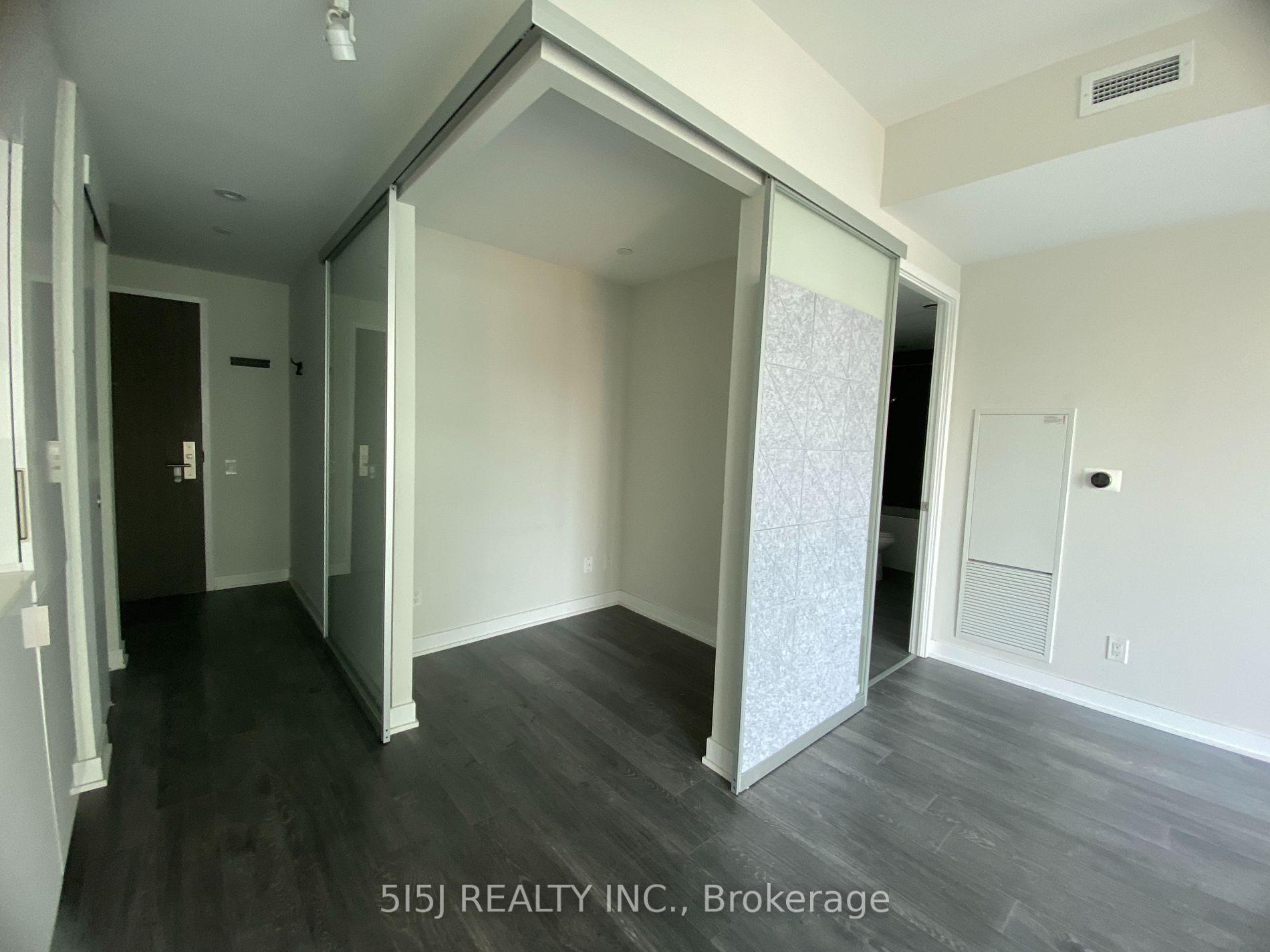 185 Roehampton Ave, #2402
