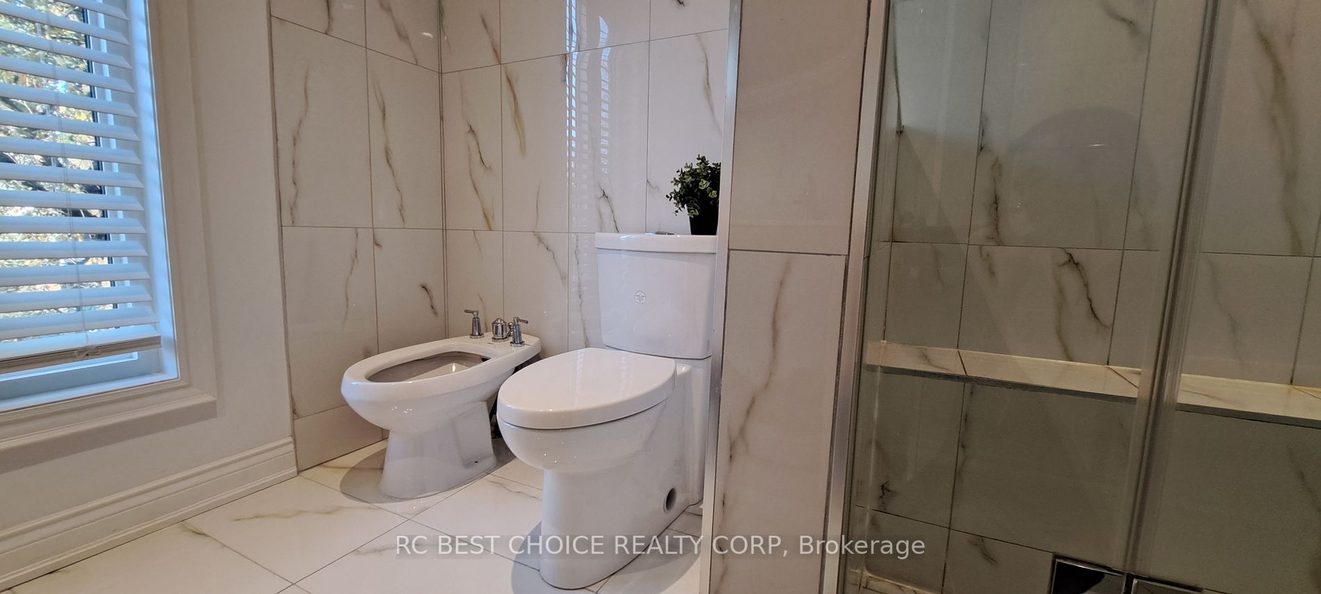 105 Craighurst Ave, #2nd-Fl